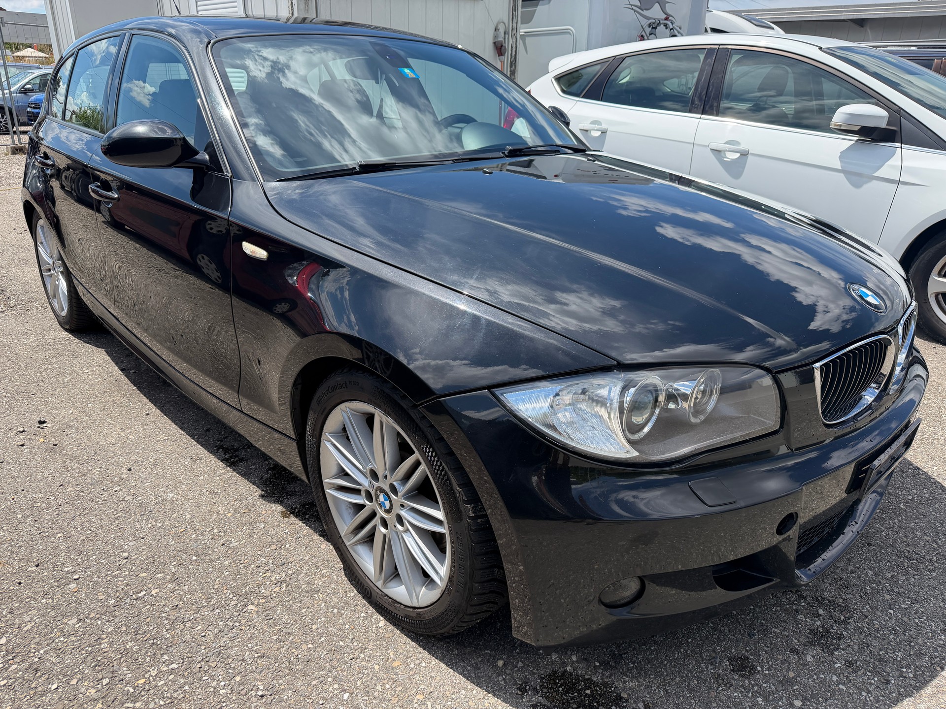 BMW 130i-image-1