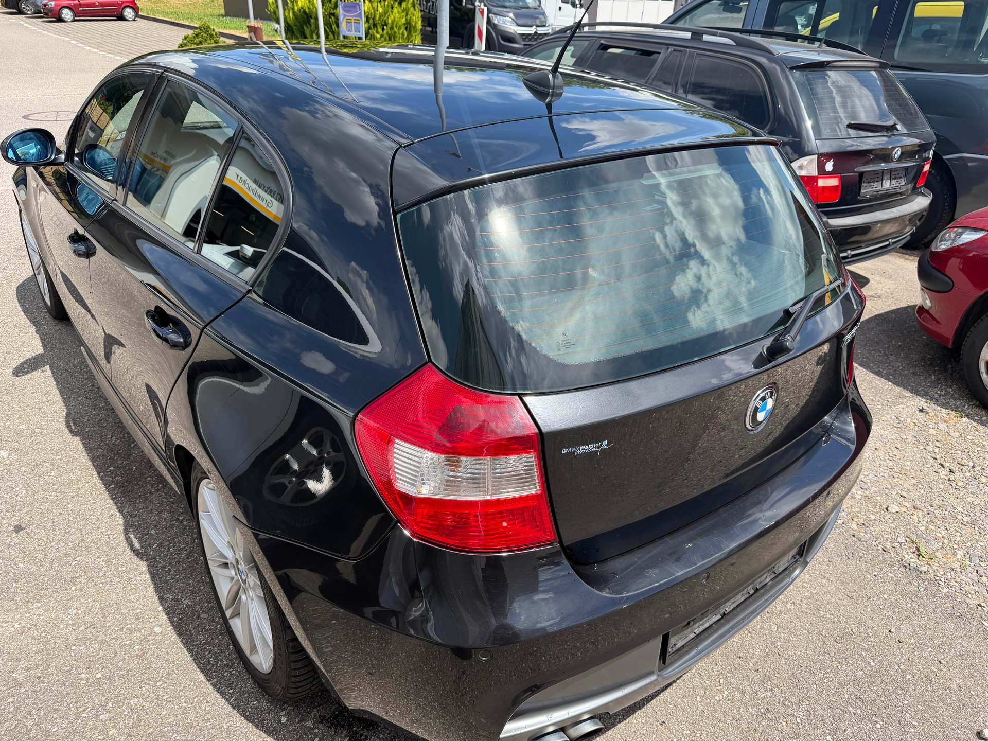 BMW 130i-image-3