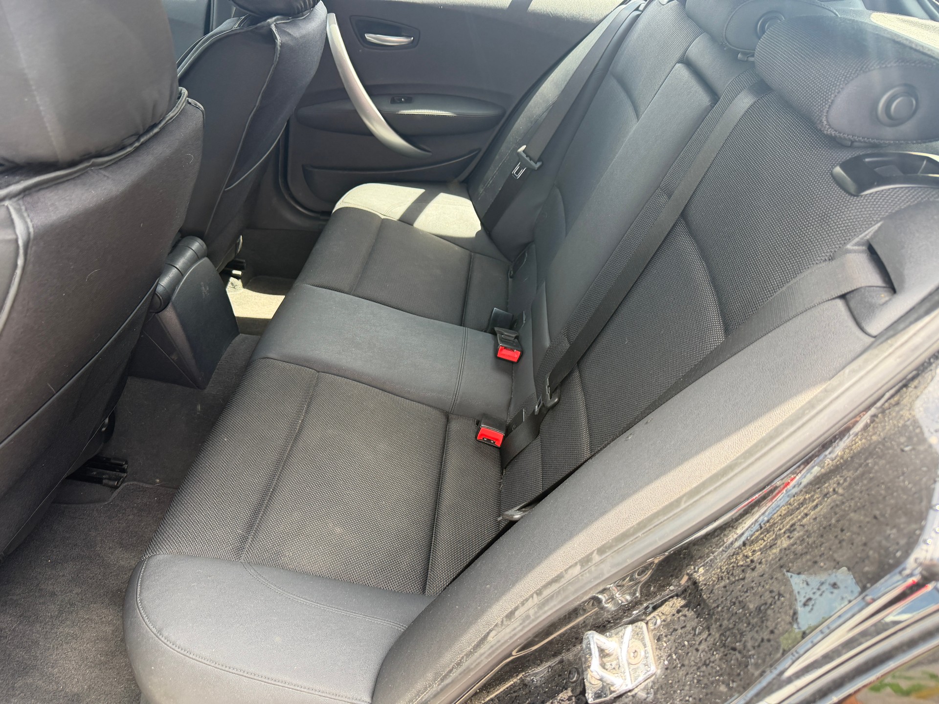 BMW 130i-image-5