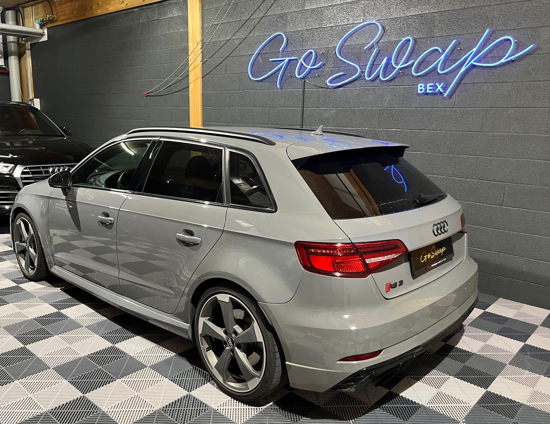 AUDI RS3 Sportback 2.5 TSI quattro S-tronic-image-9