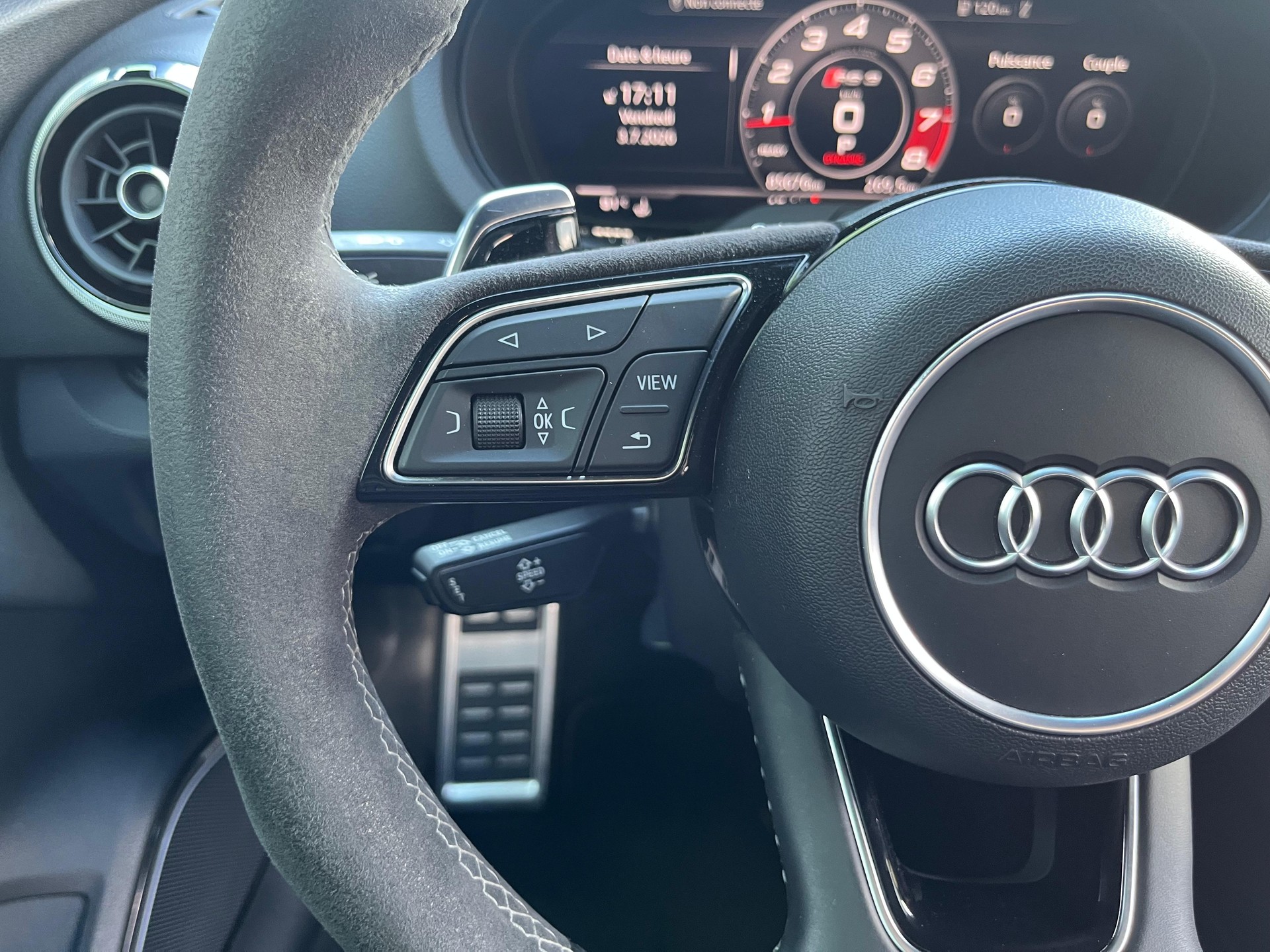 AUDI RS3 Sportback 2.5 TSI quattro S-tronic-image-19