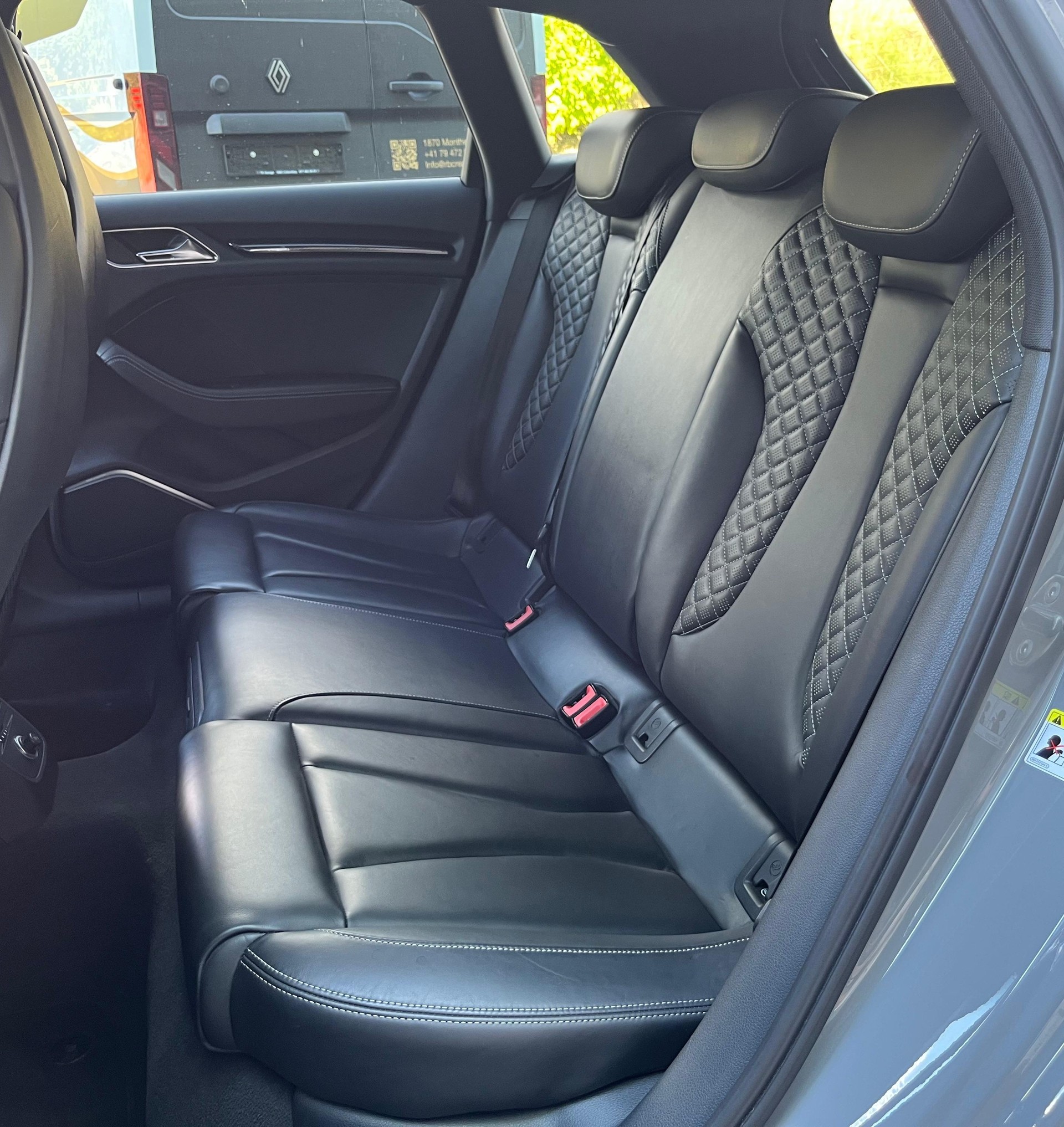 AUDI RS3 Sportback 2.5 TSI quattro S-tronic-image-15