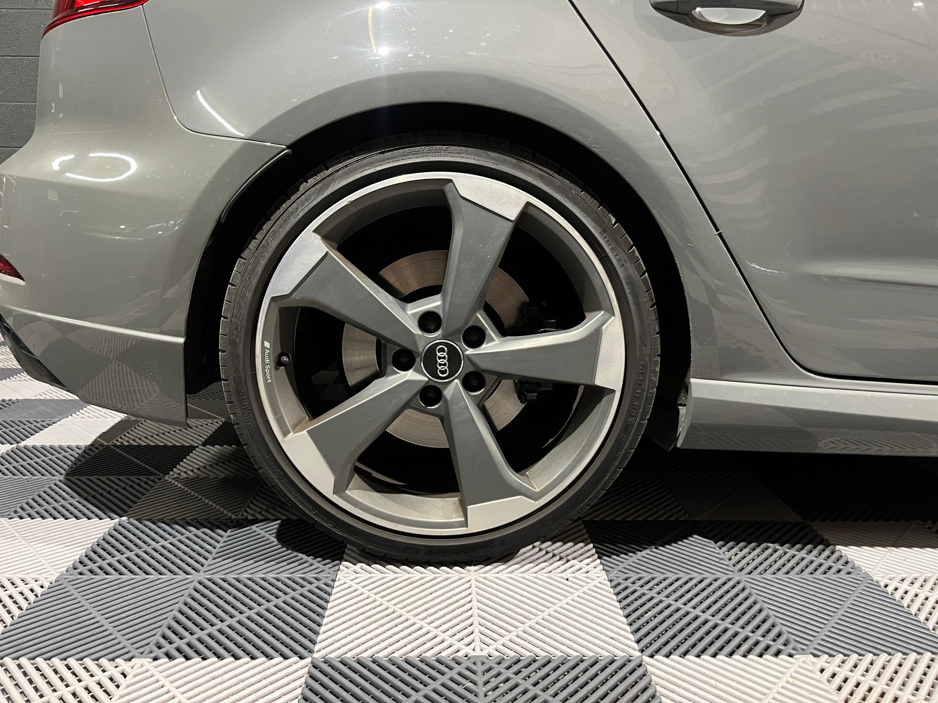AUDI RS3 Sportback 2.5 TSI quattro S-tronic-image-5
