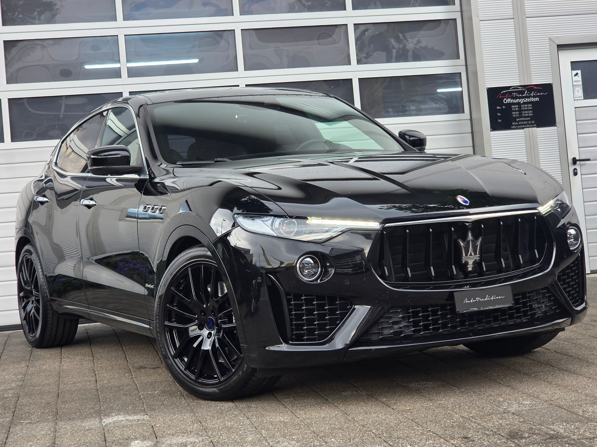 MASERATI Levante S 3.0 V6 Grand Sport | VOLLAUSSTATTUNG - CARBON PAKET/ 360° KAMERA/ PANORAMA/ ACC CRUISING CONTROL/ APPLE CARPLAY/