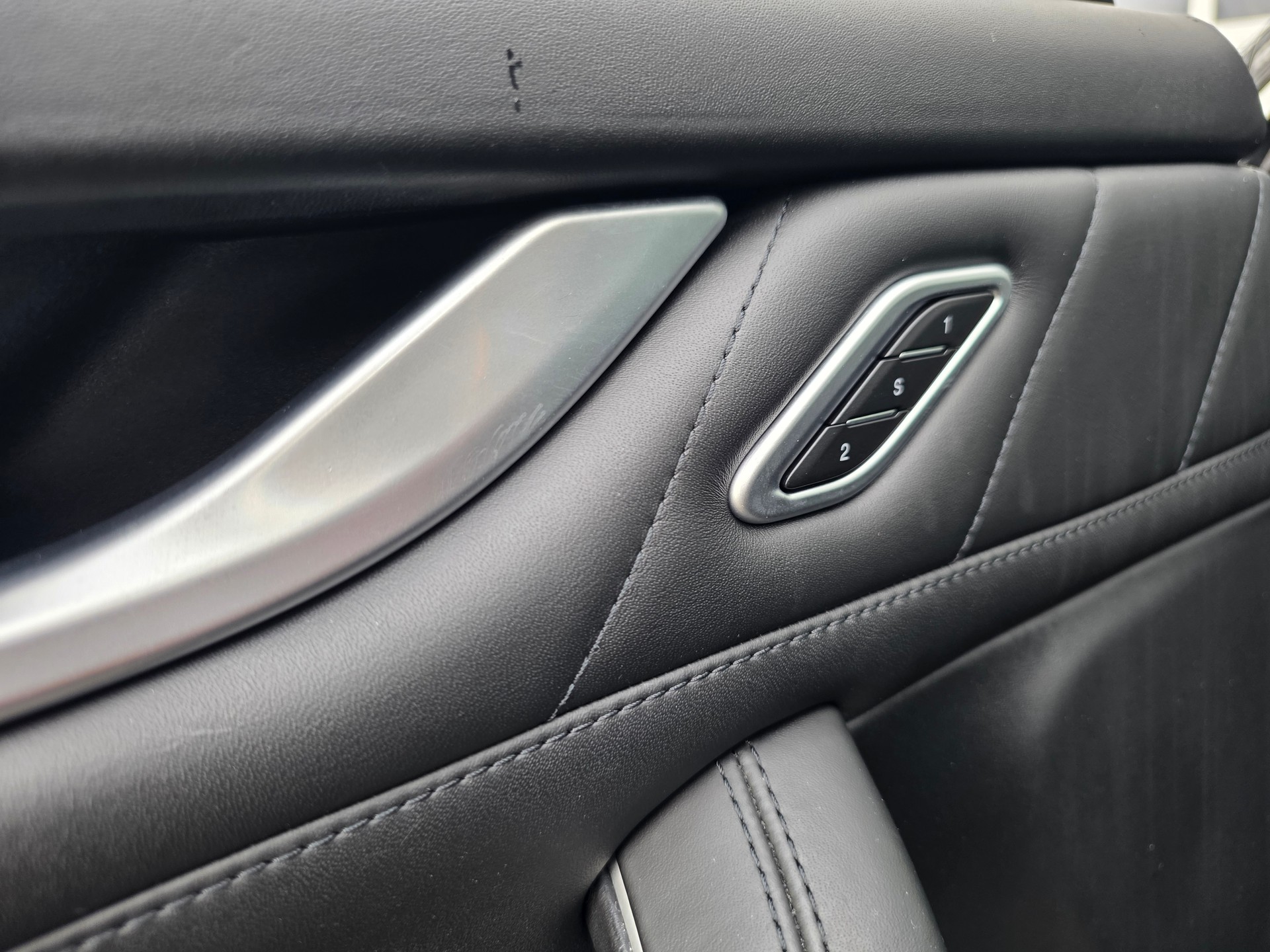 MASERATI Levante S 3.0 V6 Grand Sport | VOLLAUSSTATTUNG - CARBON PAKET/ 360° KAMERA/ PANORAMA/ ACC CRUISING CONTROL/ APPLE CARPLAY/-image-14