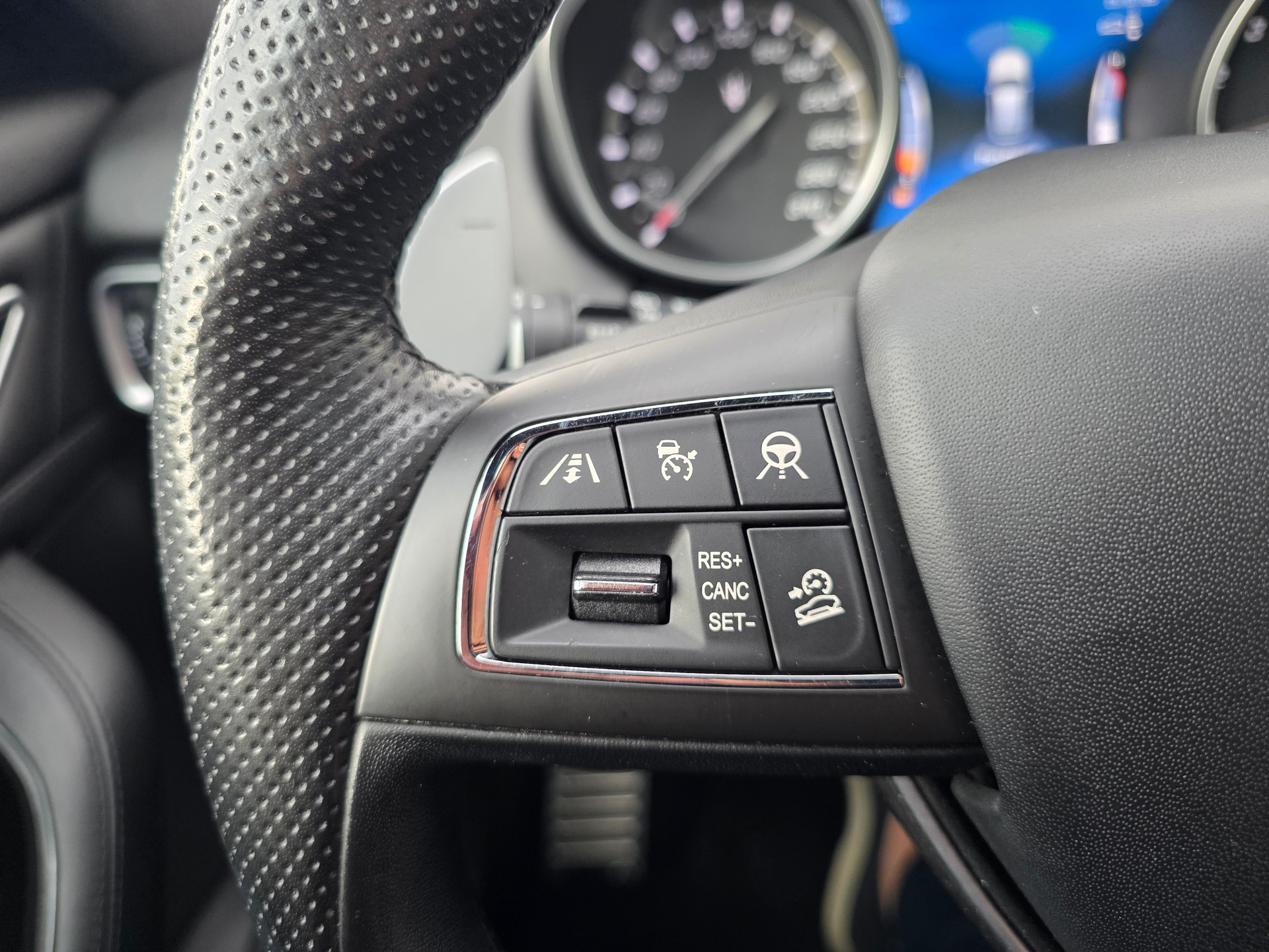 MASERATI Levante S 3.0 V6 Grand Sport | VOLLAUSSTATTUNG - CARBON PAKET/ 360° KAMERA/ PANORAMA/ ACC CRUISING CONTROL/ APPLE CARPLAY/-image-18