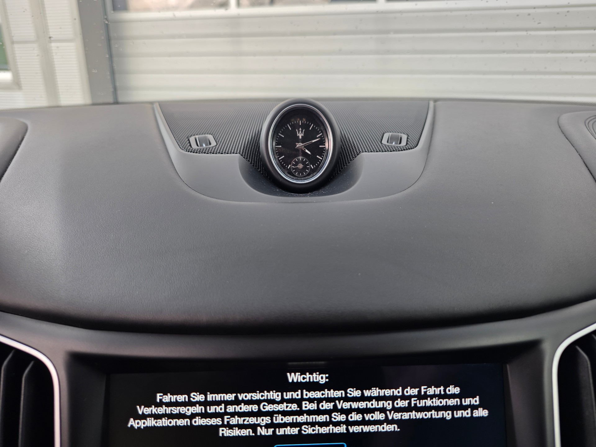 MASERATI Levante S 3.0 V6 Grand Sport | VOLLAUSSTATTUNG - CARBON PAKET/ 360° KAMERA/ PANORAMA/ ACC CRUISING CONTROL/ APPLE CARPLAY/-image-17