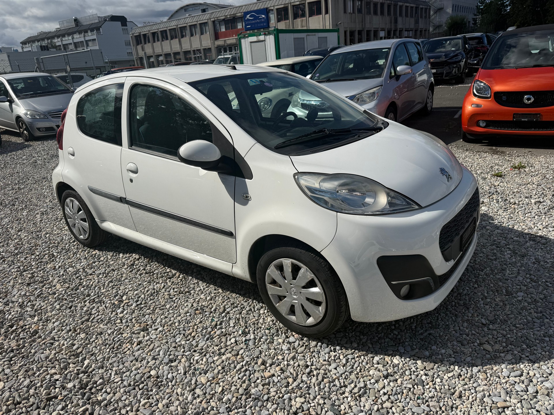 PEUGEOT 107 1.0 Active-image-1