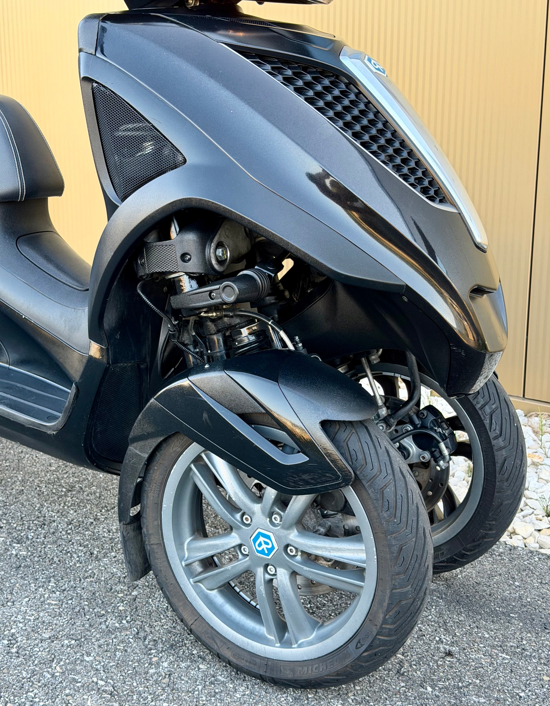 PIAGGIO MP3 Yourban 300 i.e.-image-3