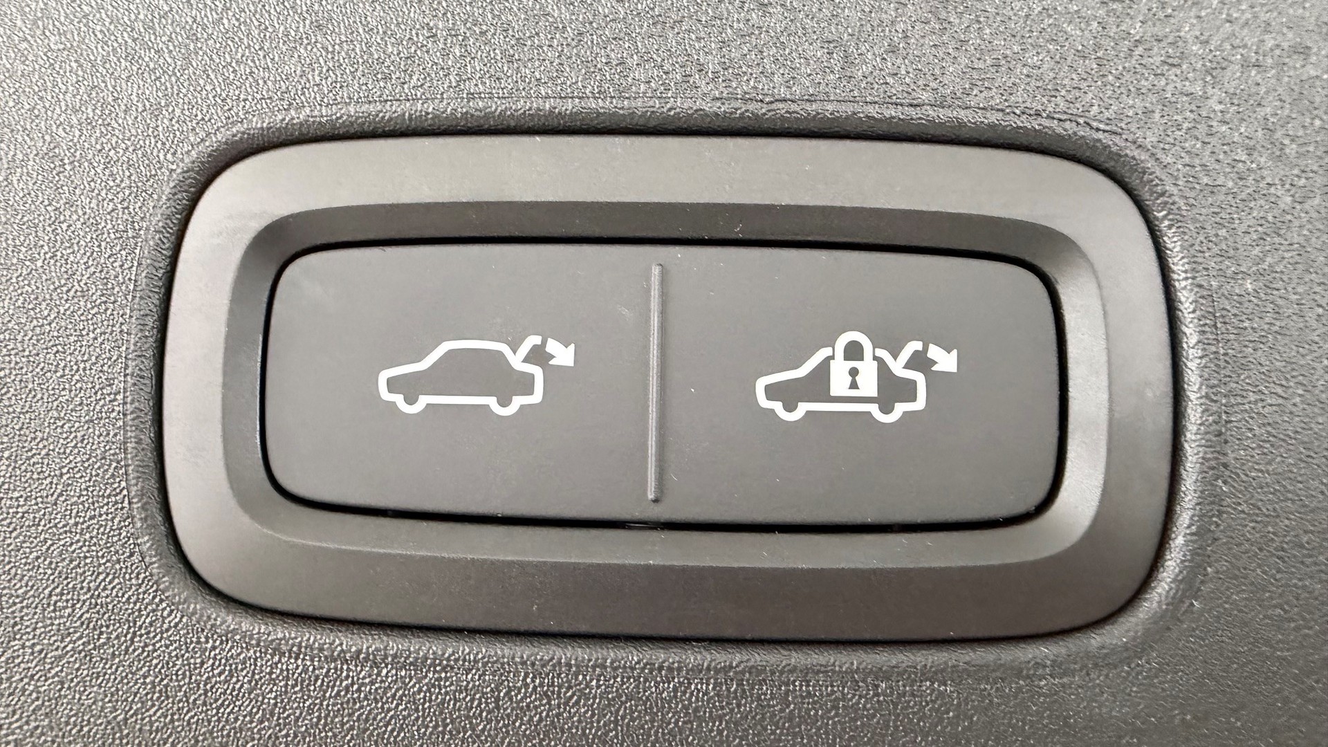 VOLVO EX60 Twin Ultra AWD-image-15