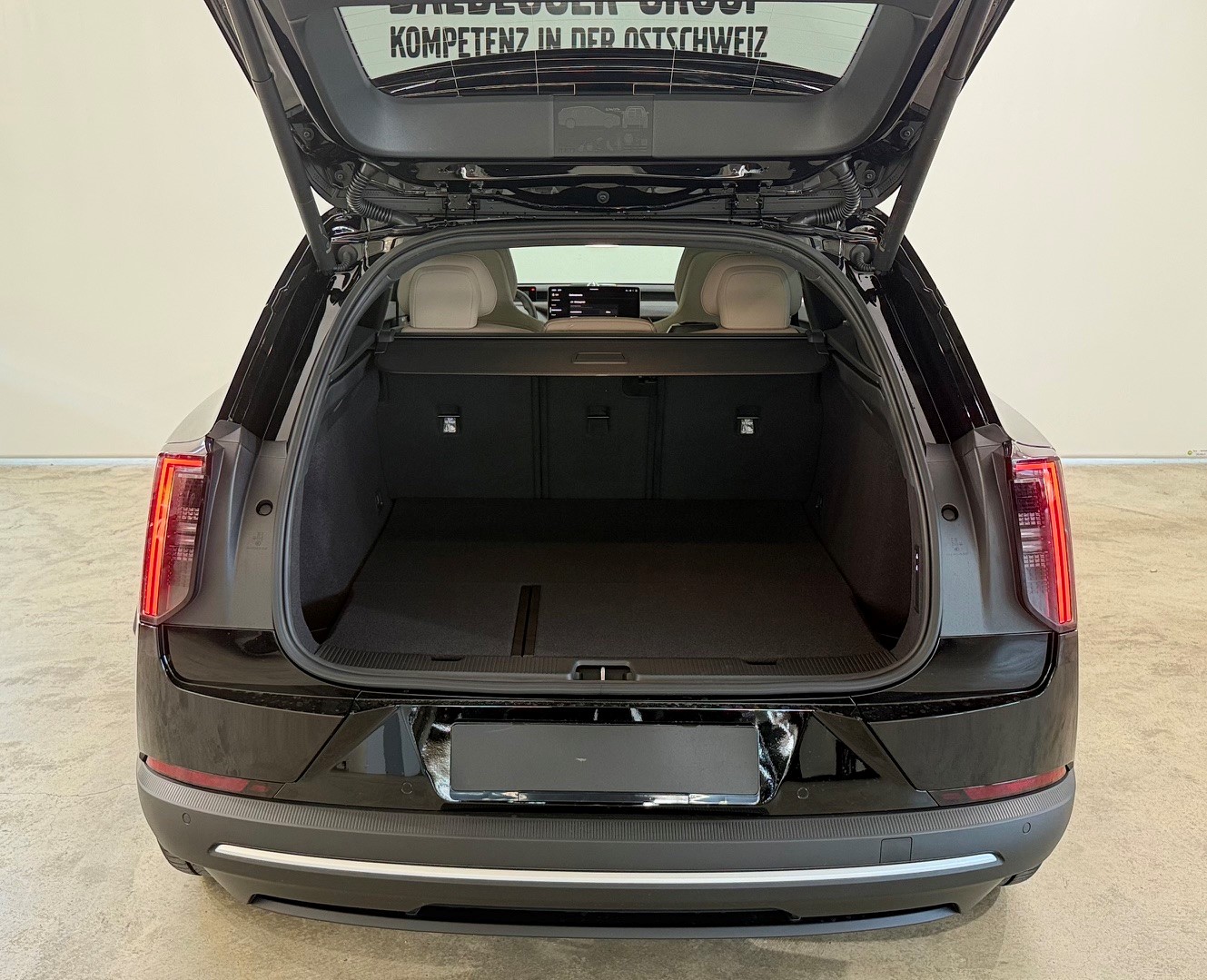 VOLVO EX60 Twin Ultra AWD-image-11