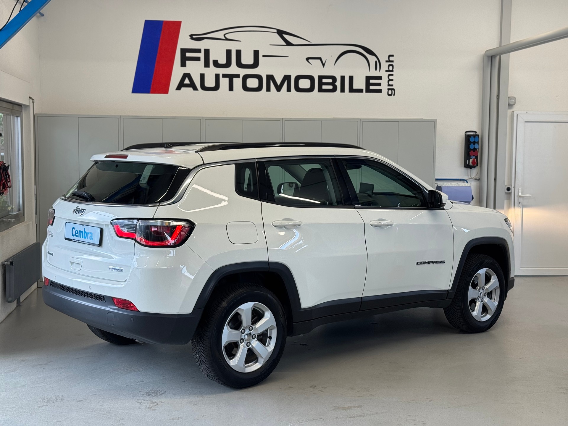 JEEP Compass 2.0CRD Longtitude AWD 9ATX-image-3