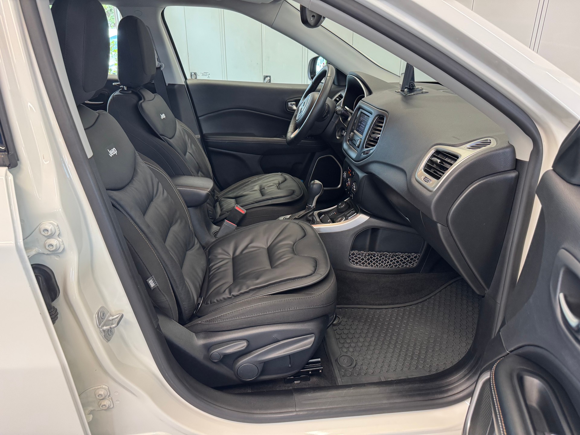 JEEP Compass 2.0CRD Longtitude AWD 9ATX-image-10