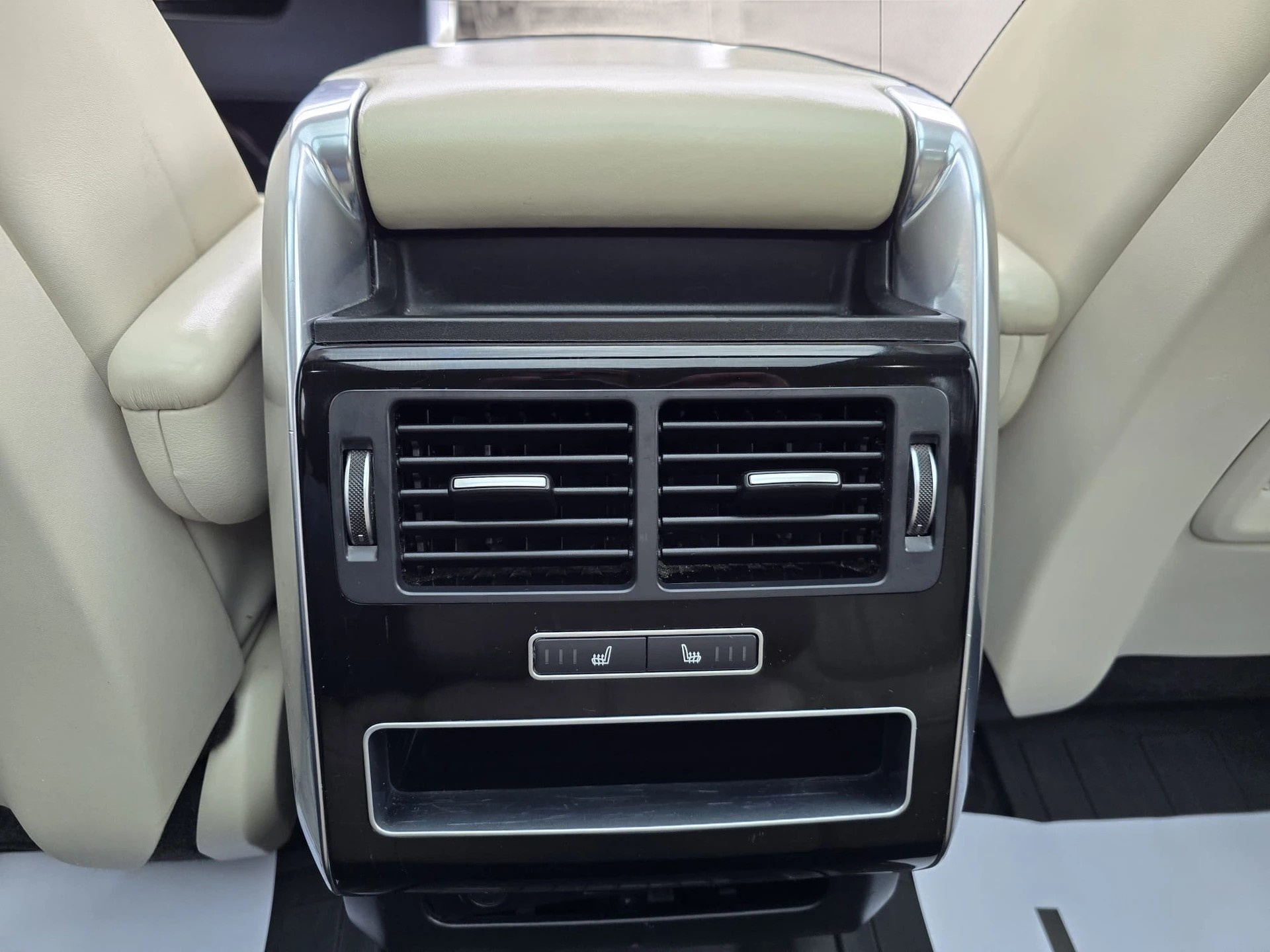 LAND ROVER Range Rover Sport 3.0 SDV6 HSE Automatic-image-19