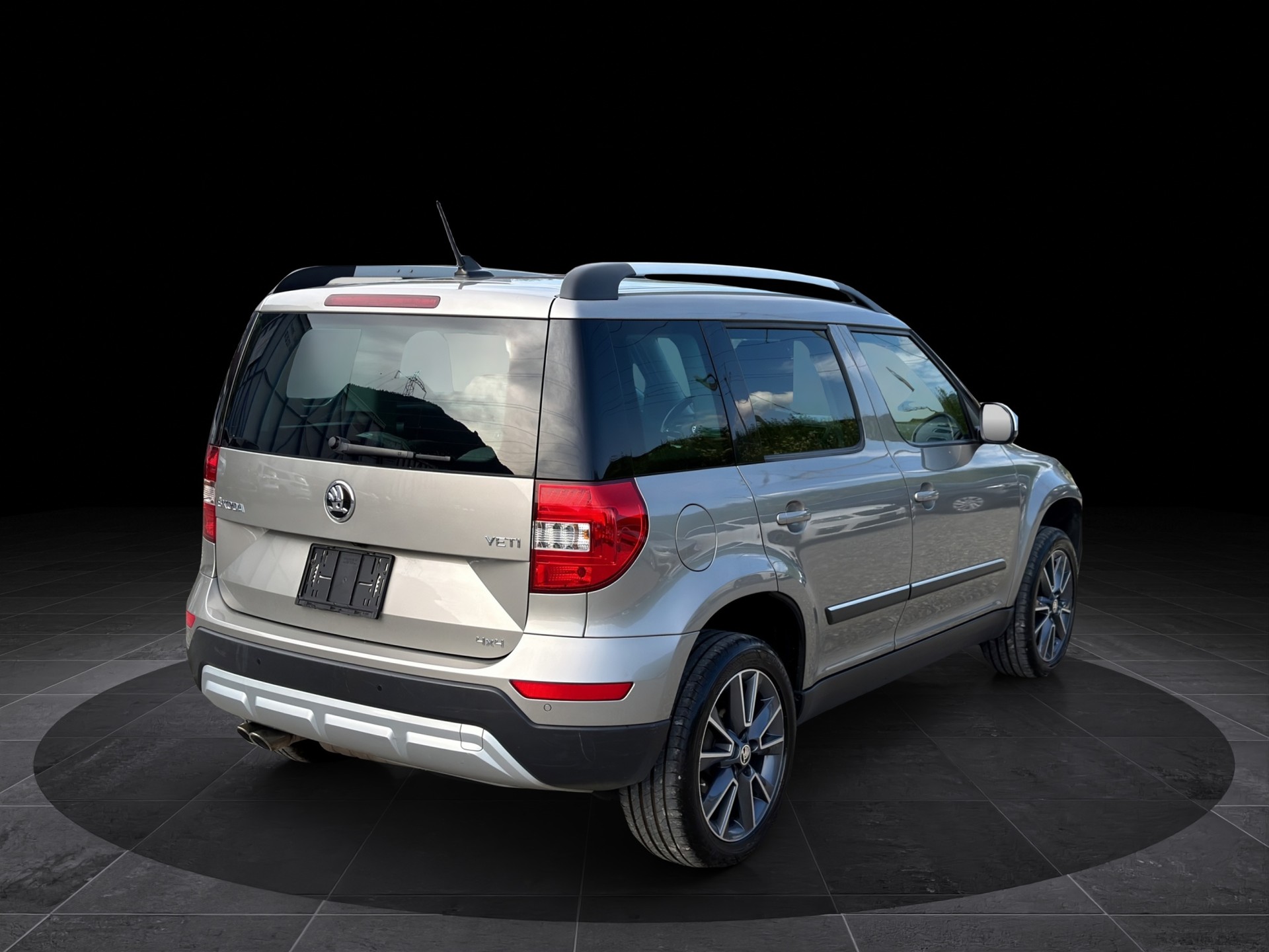 SKODA Yeti 2.0 TDI Swiss Line 25 4x4-showroom-element-1