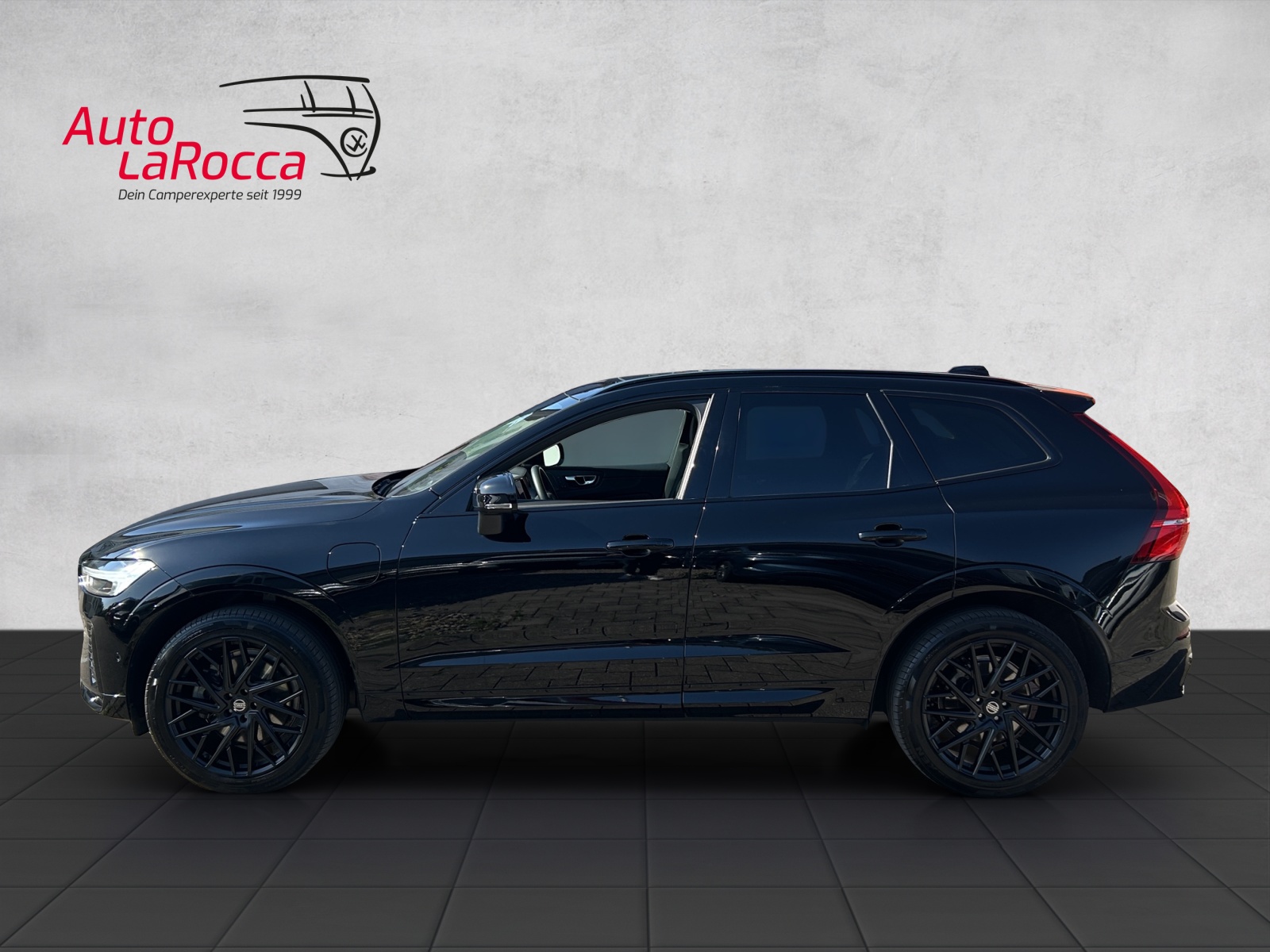 VOLVO XC60 T8 eAWD PluginHybrid Ultimate Dark Geartronic-showroom-element-1