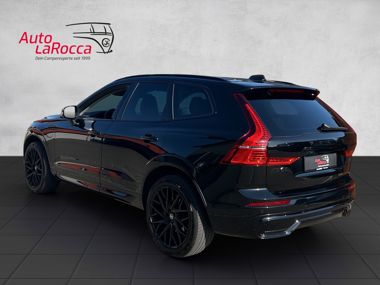 VOLVO XC60 T8 eAWD PluginHybrid Ultimate Dark Geartronic-showroom-element-2