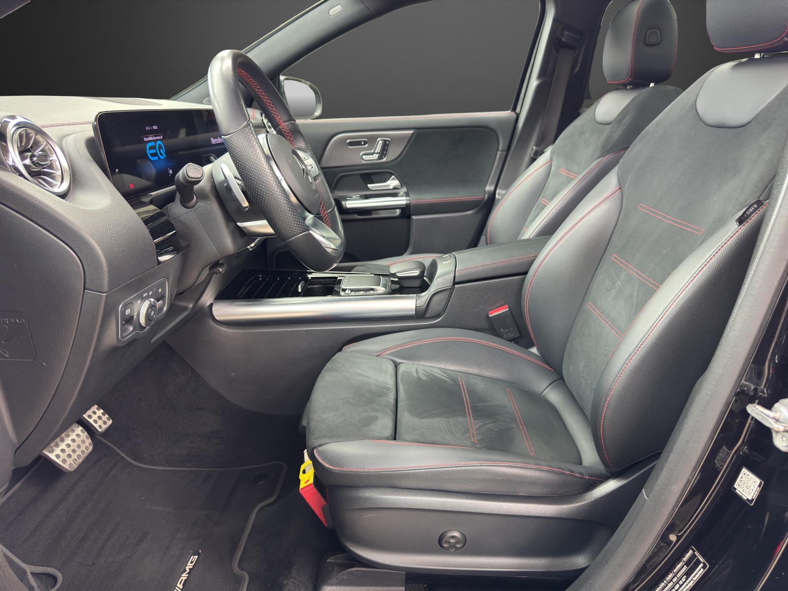 MERCEDES-BENZ EQA 300 AMG Line 4Matic-image-9