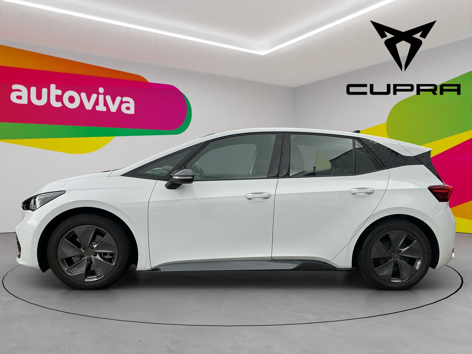 CUPRA Born El Primero Uno-showroom-element-1