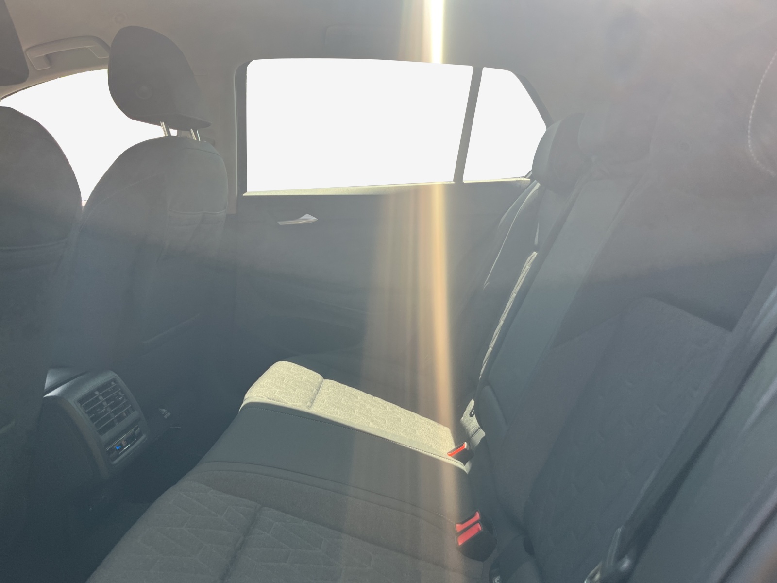 VW Golf 1.5 e TSI mHEV Life DSG-image-9