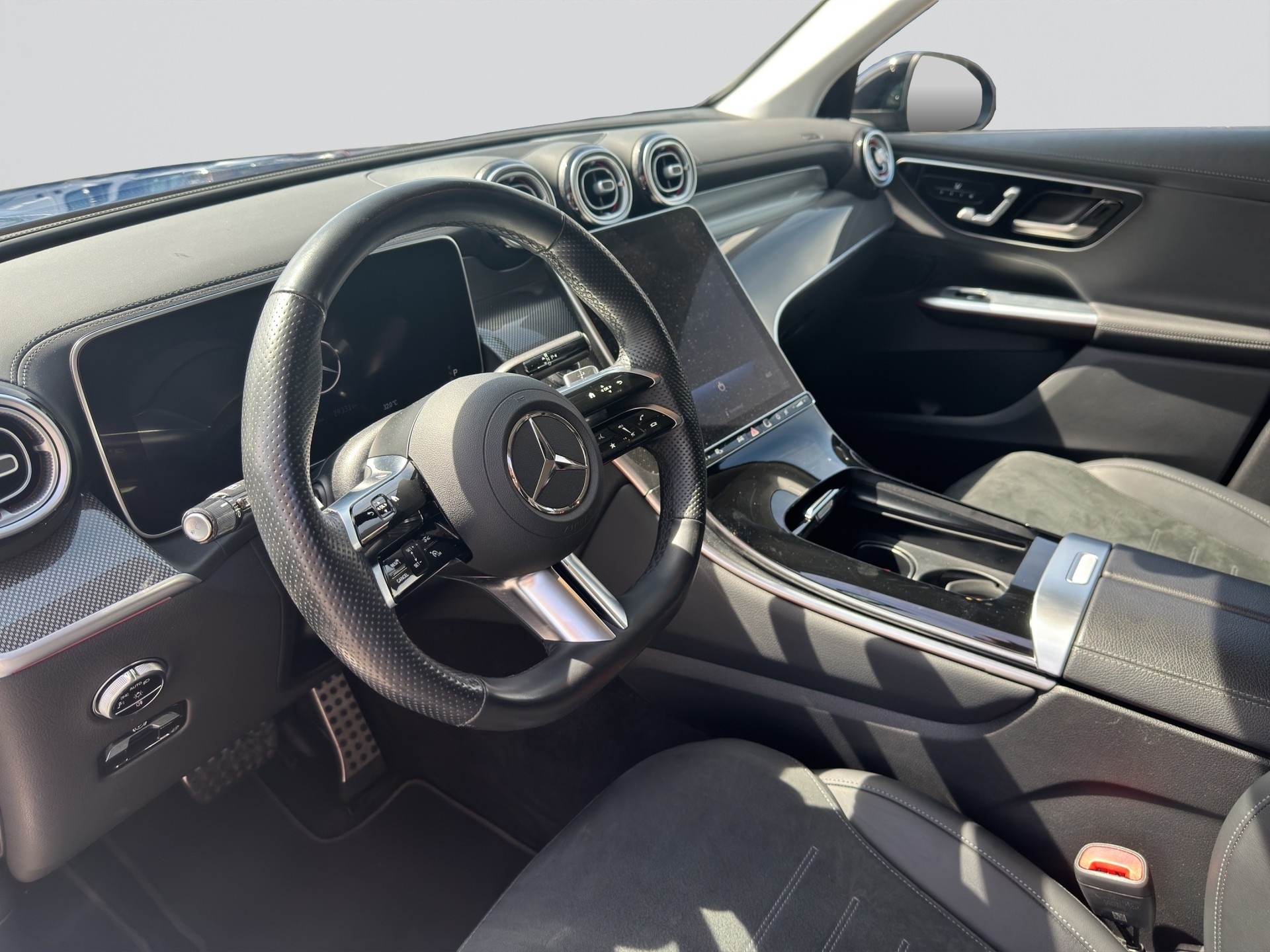 MERCEDES-BENZ GLC 220 d 4Matic 9G-Tronic AMG Line Night-image-5
