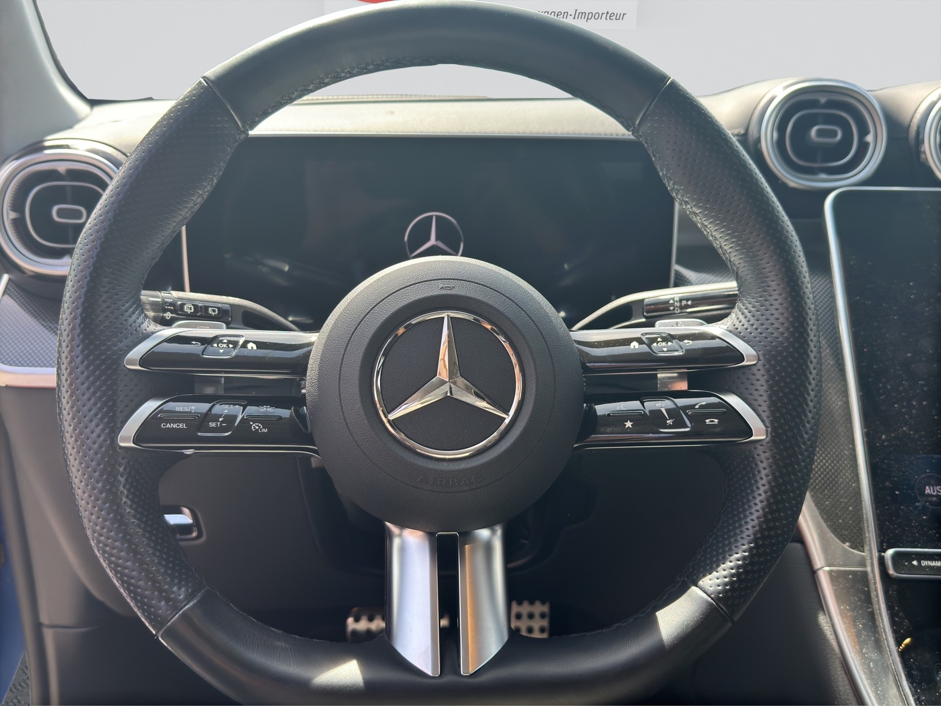 MERCEDES-BENZ GLC 220 d 4Matic 9G-Tronic AMG Line Night-image-13