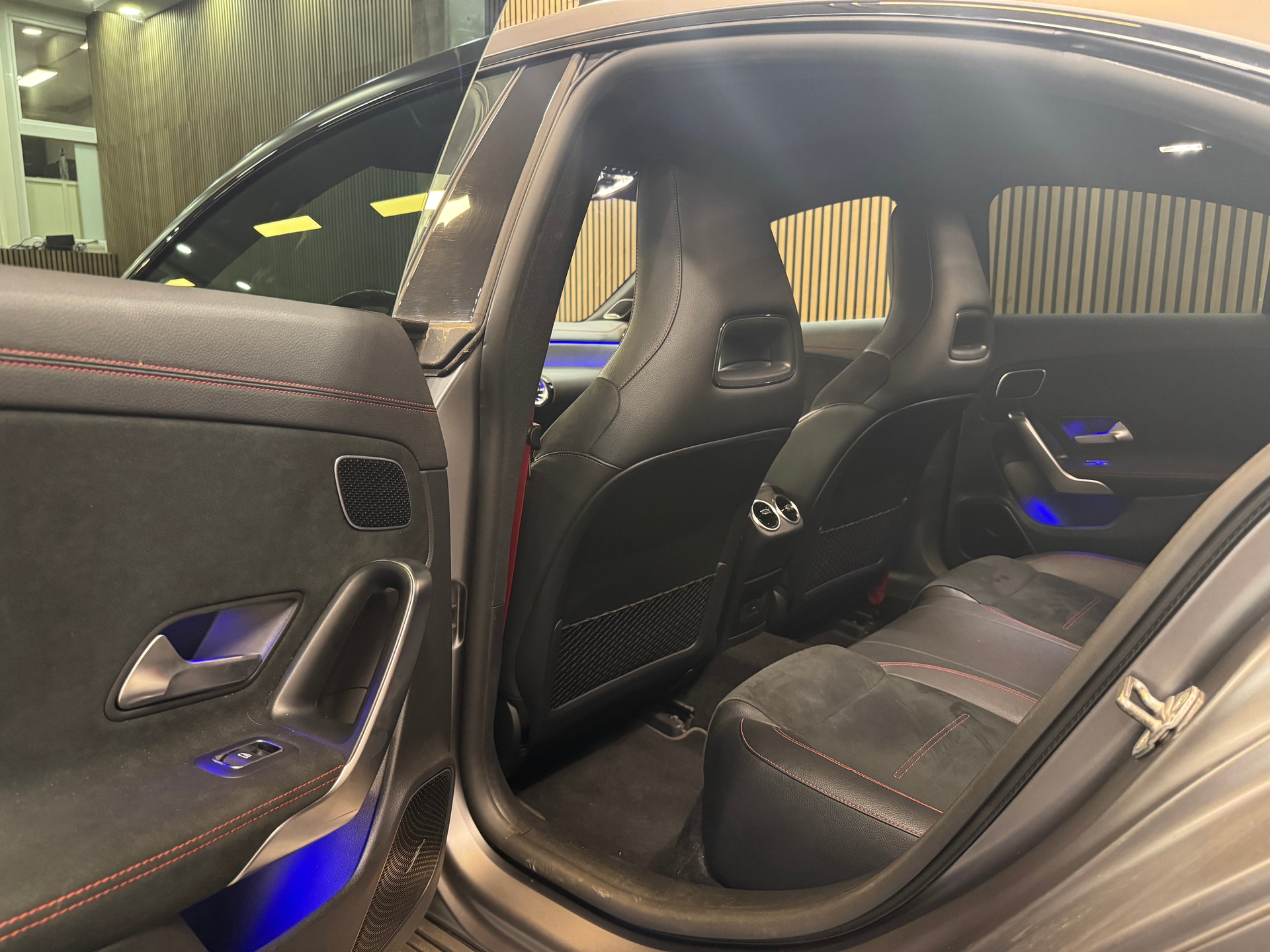 MERCEDES-BENZ CLA 35 AMG 4Matic 7G-DCT-image-19