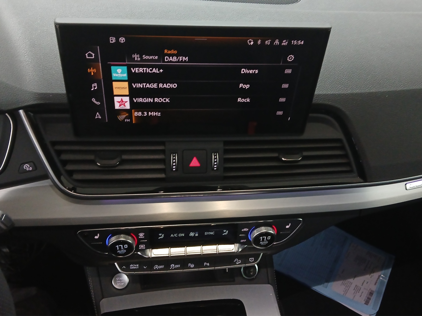 AUDI Q5 Sportback 40 TDI Blackedition quattro S-tronic-image-10