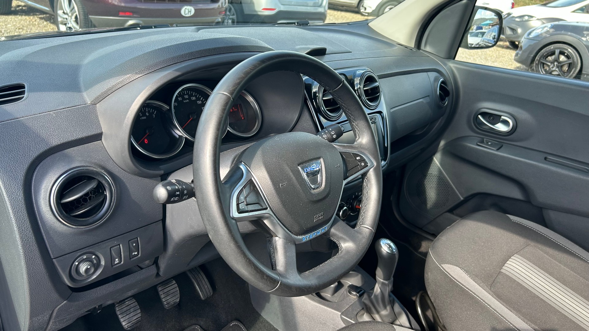 DACIA Lodgy 1.2 T Stepway 7PL-image-4