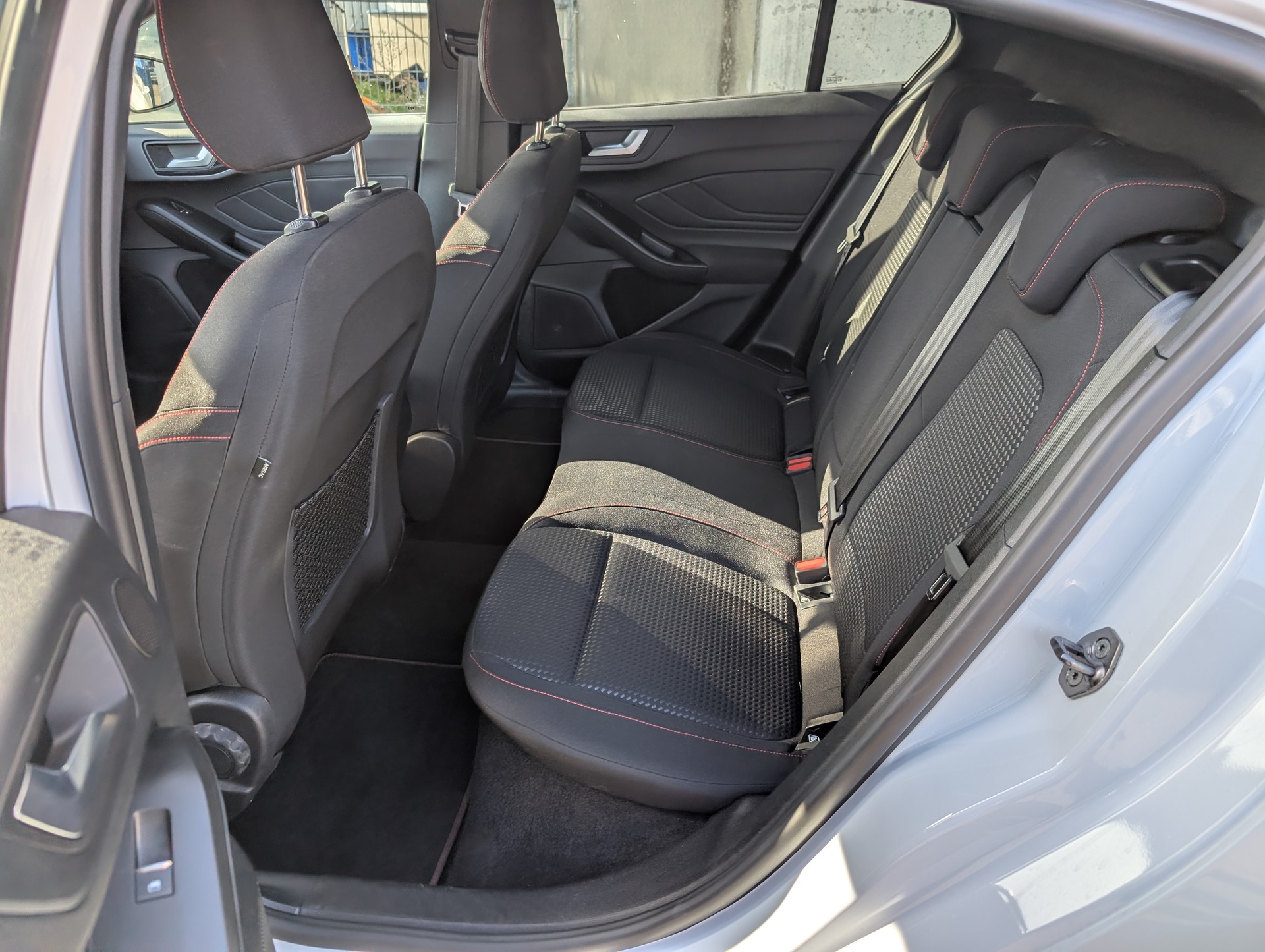 FORD Focus 1.0 MHEV ST-Line X Automat-image-6