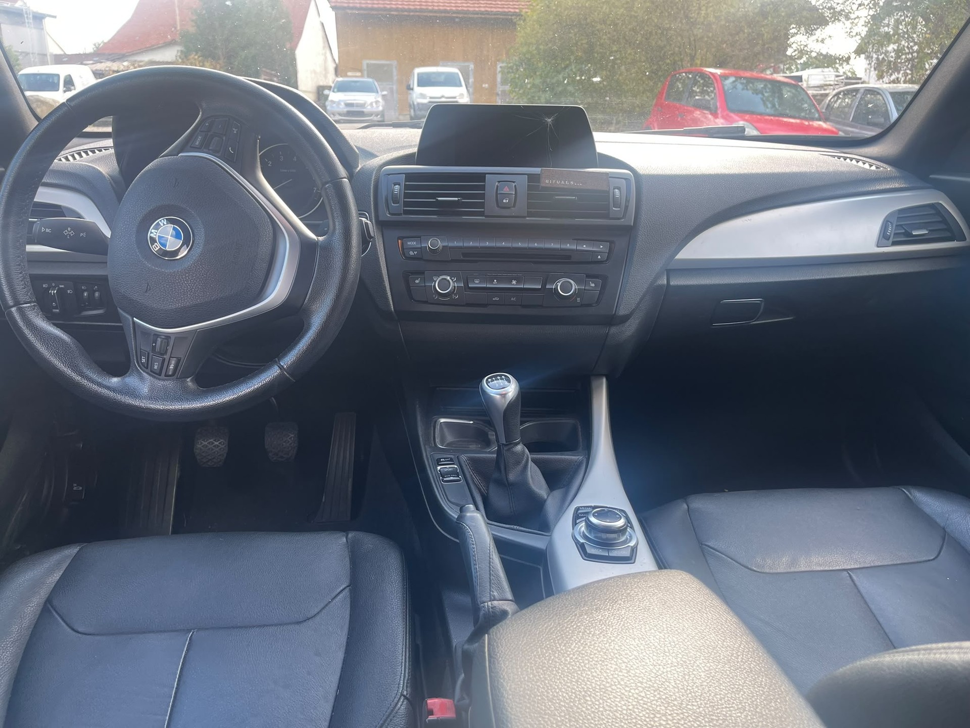 BMW 116i-image-9