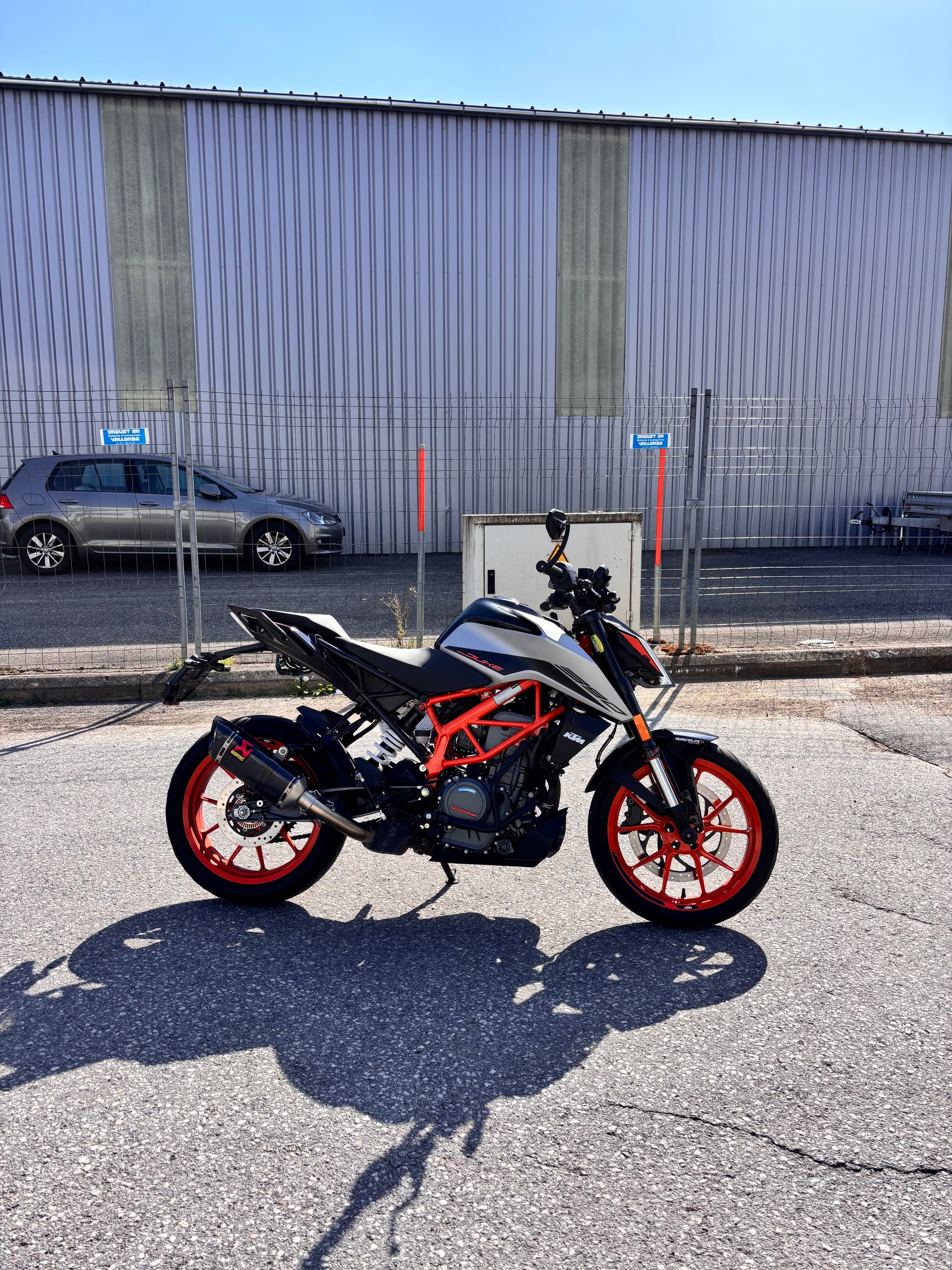 KTM 390 Duke-image-1