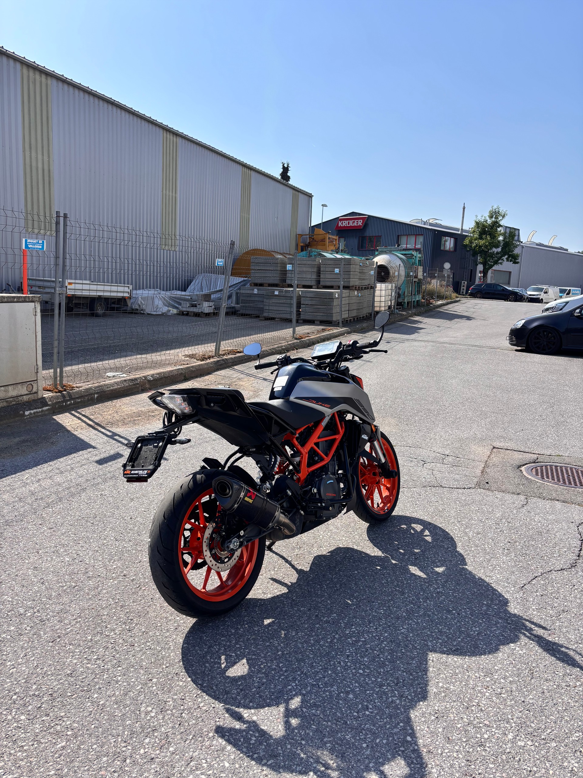 KTM 390 Duke-image-2