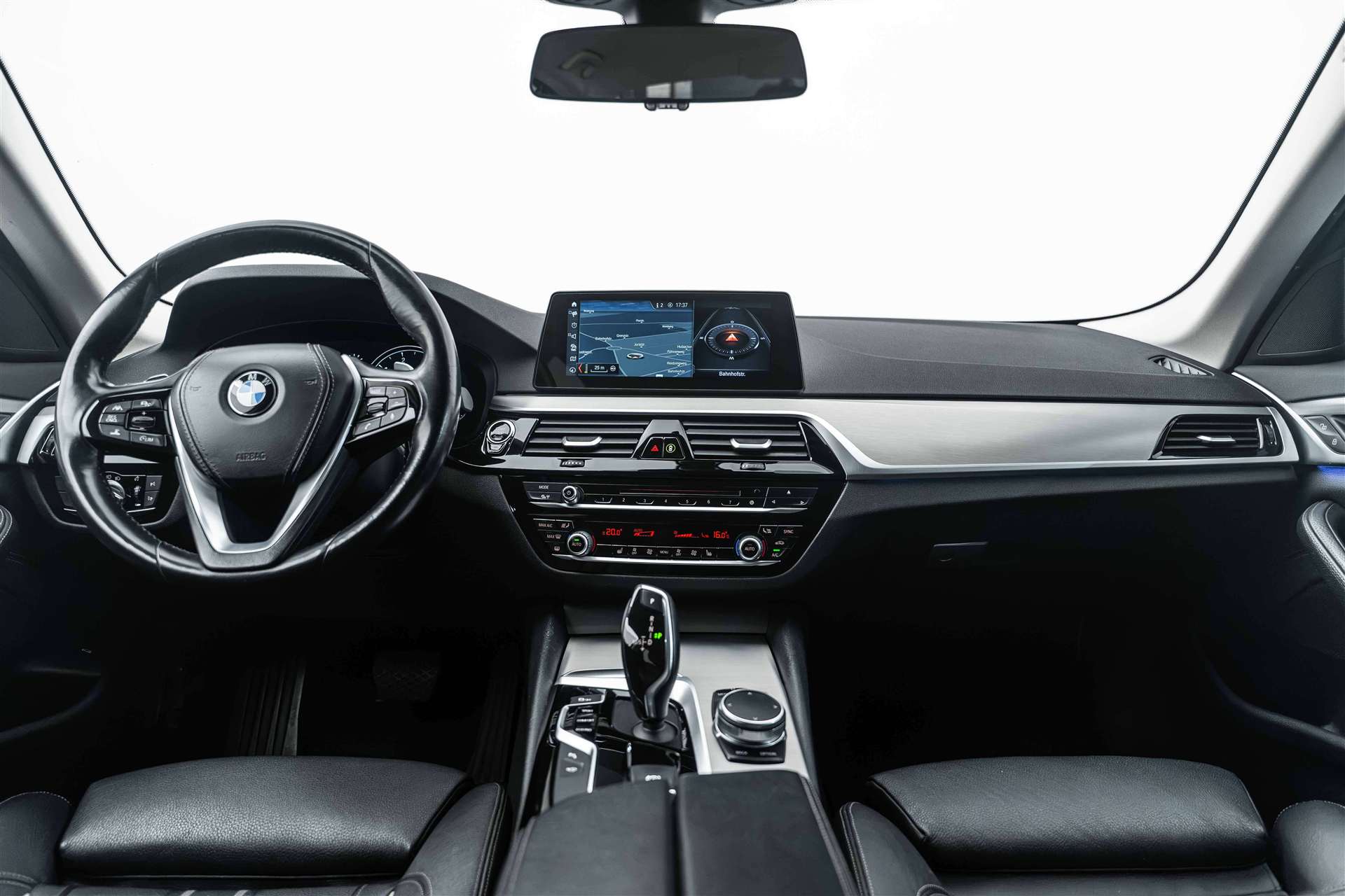 BMW BMW 520d xDrive Sport Line Steptronic-image-12