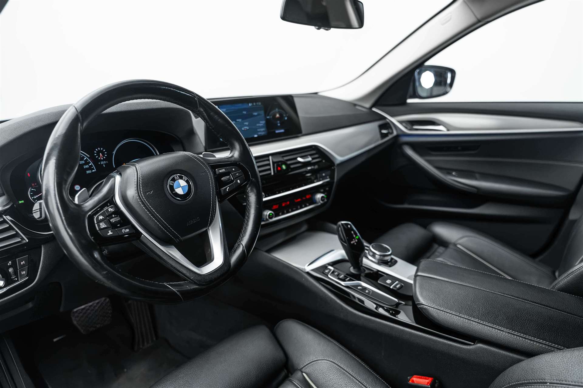BMW BMW 520d xDrive Sport Line Steptronic-image-11