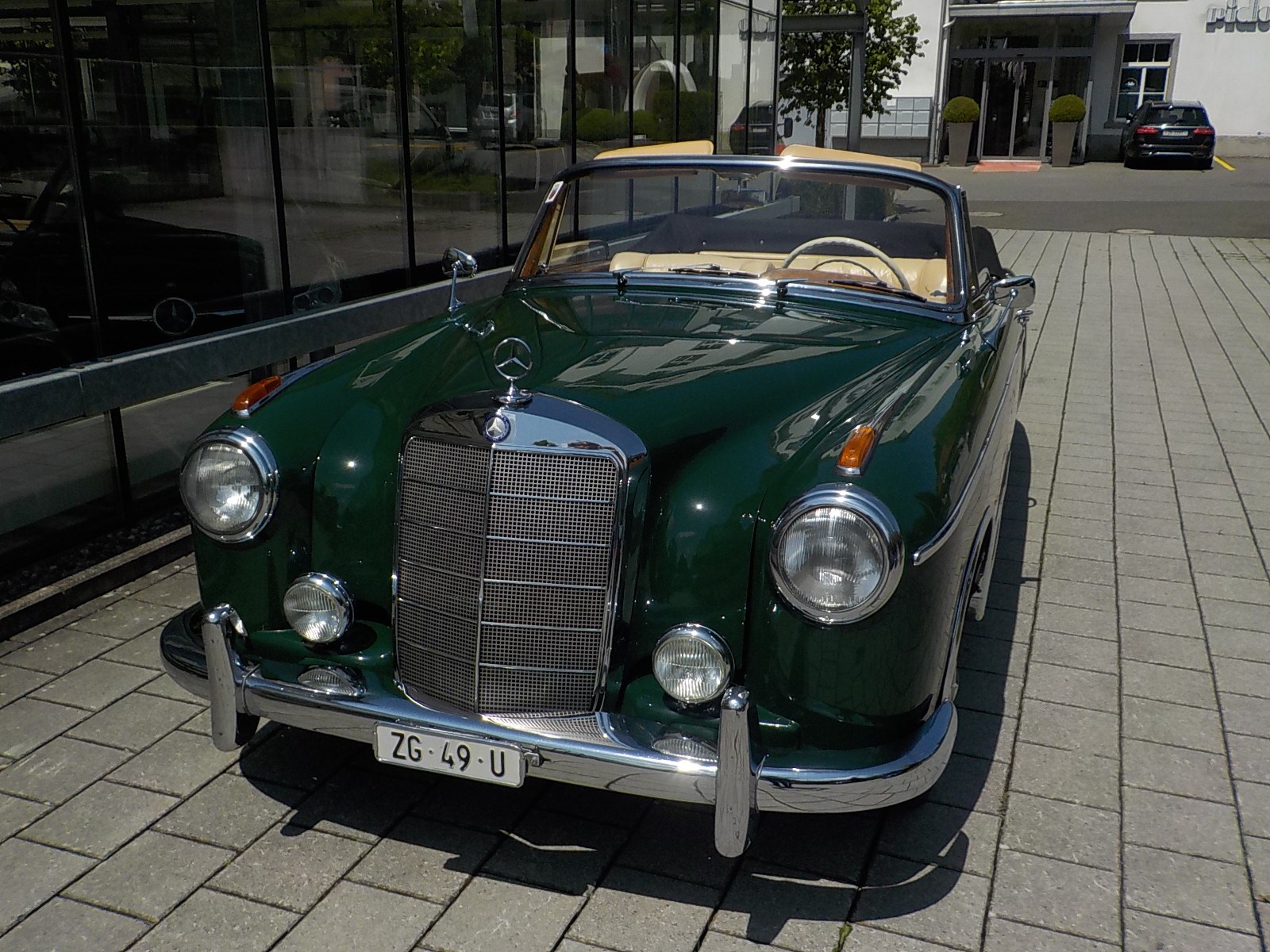 MERCEDES-BENZ 220 S Ponton Cabriolet-showroom-element-2