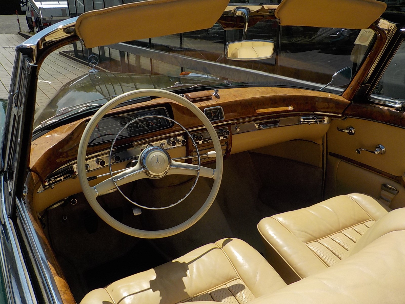 MERCEDES-BENZ 220 S Ponton Cabriolet-image-12
