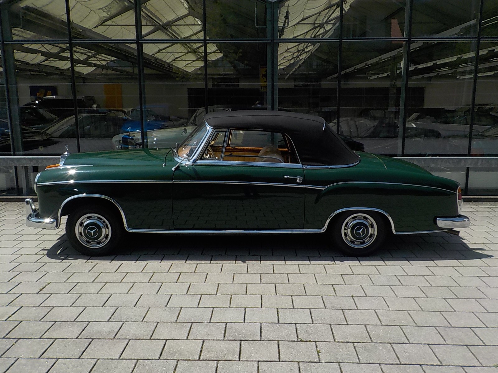 MERCEDES-BENZ 220 S Ponton Cabriolet-image-8