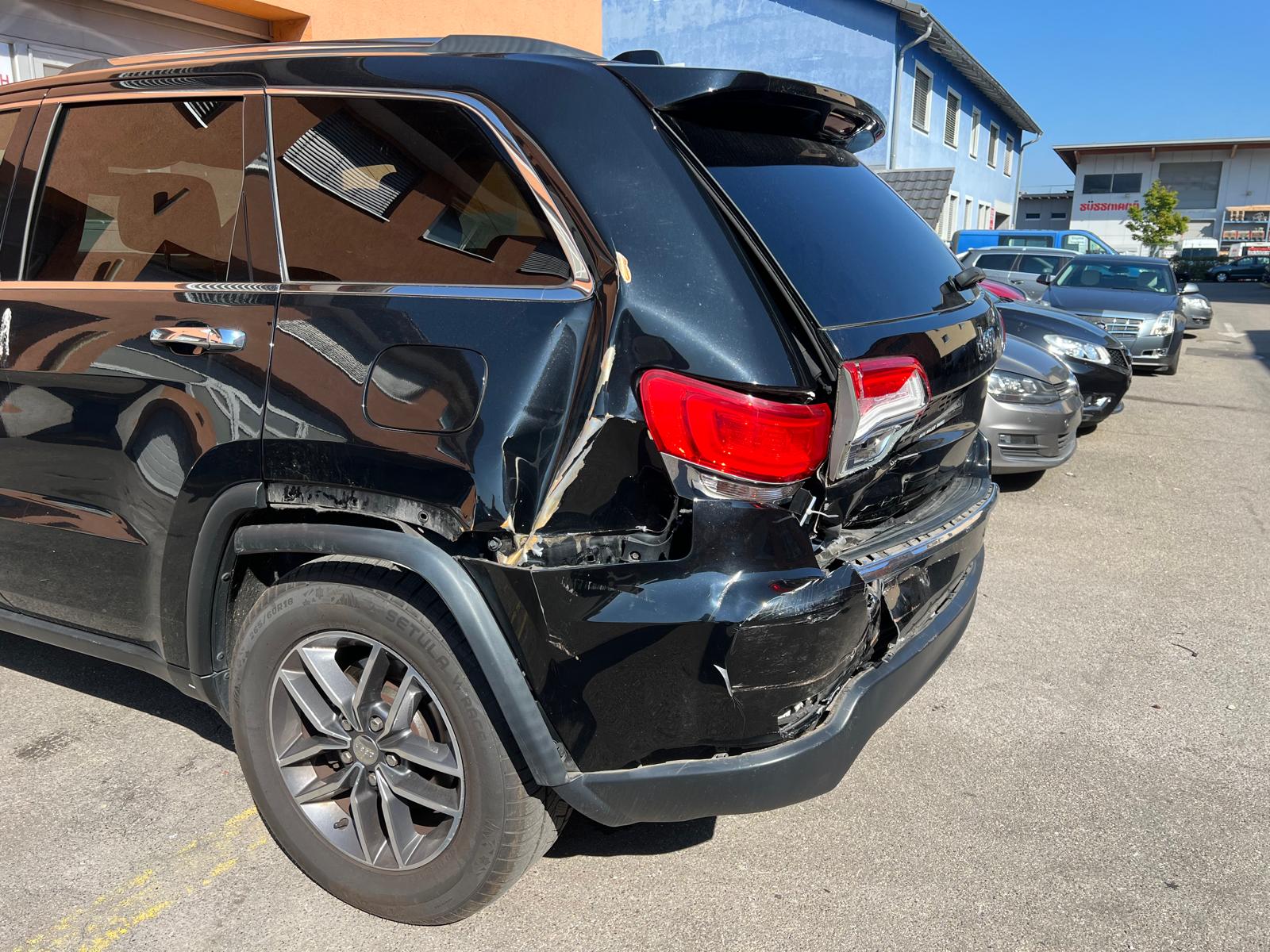 JEEP Grand Cherokee 3.0 CRD Limited Automatic-image-4