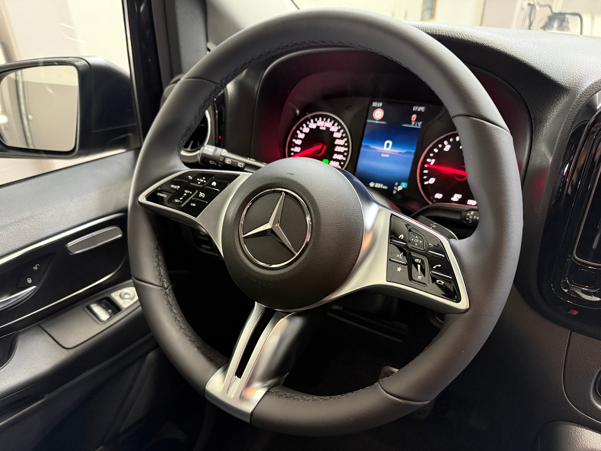 MERCEDES-BENZ Vito 116 CDI 4MATIC KB TOURER SELECT 3200mm L-image-14