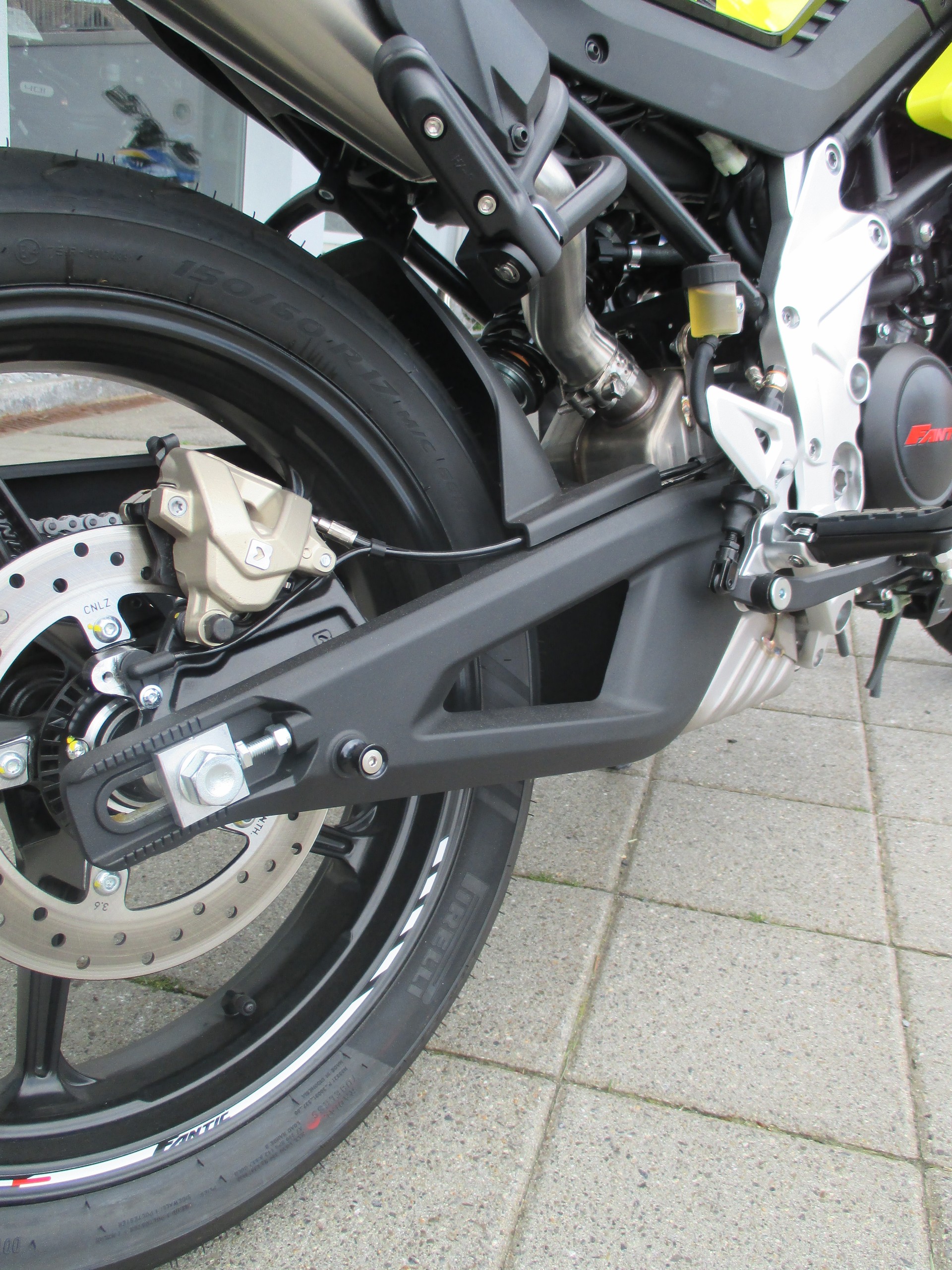 FANTIC Stealth 125-image-2