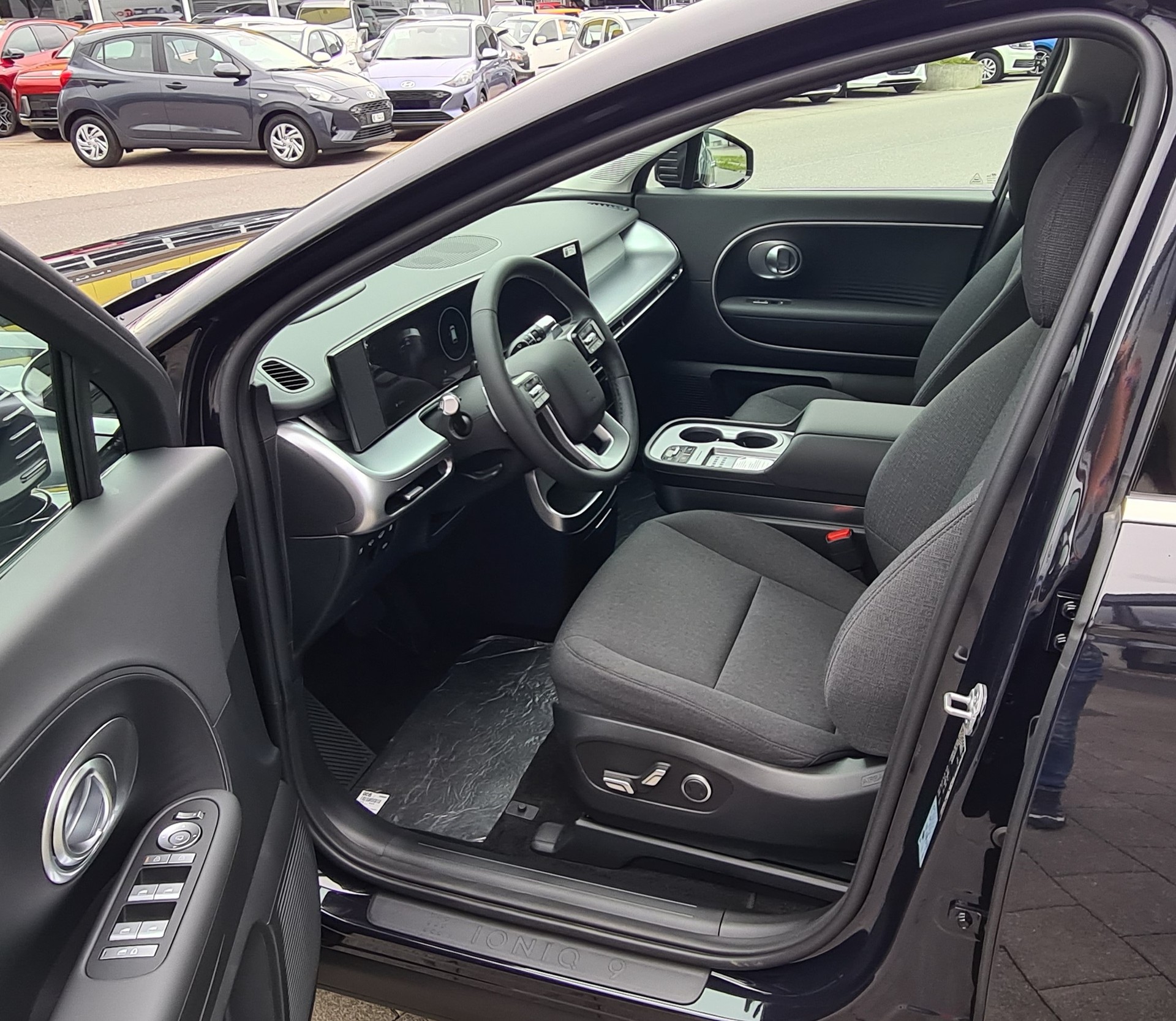 HYUNDAI Ioniq 9 110kWh Amplia 4WD-image-9
