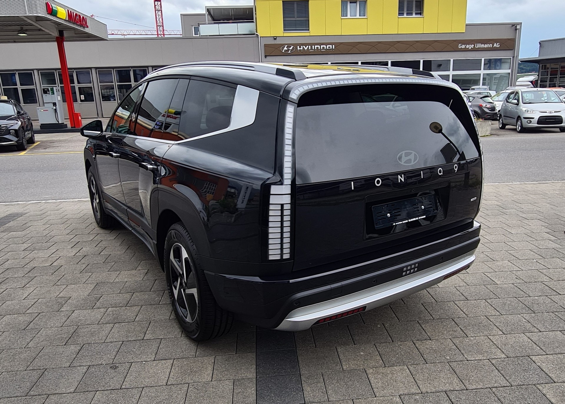 HYUNDAI Ioniq 9 110kWh Amplia 4WD-image-5
