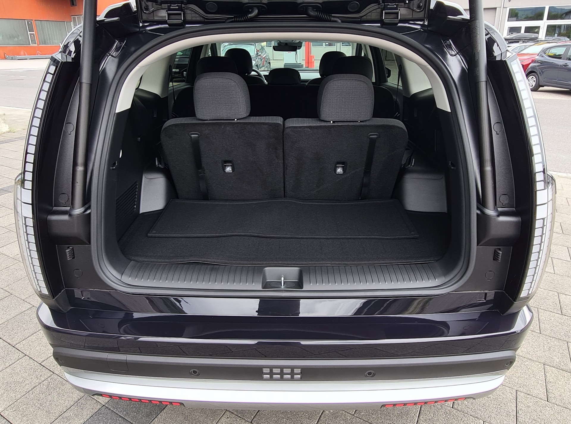 HYUNDAI Ioniq 9 110kWh Amplia 4WD-image-11