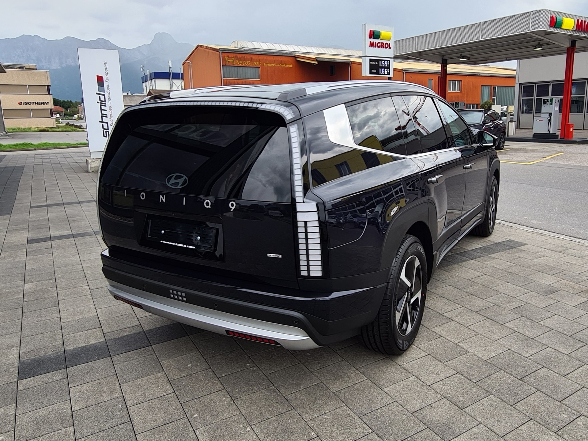 HYUNDAI Ioniq 9 110kWh Amplia 4WD-image-4