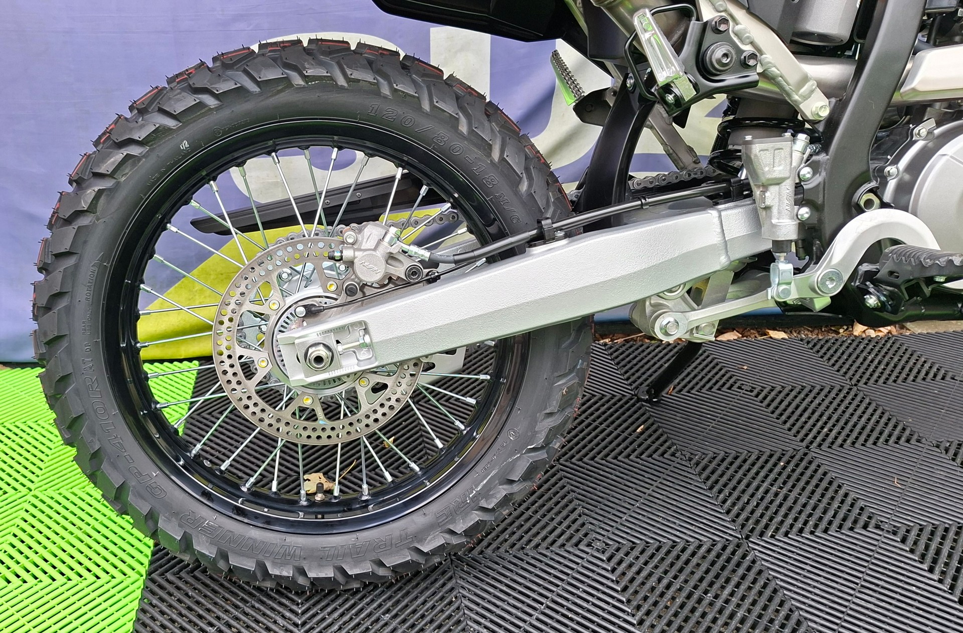 SUZUKI DRZ-4S-image-9