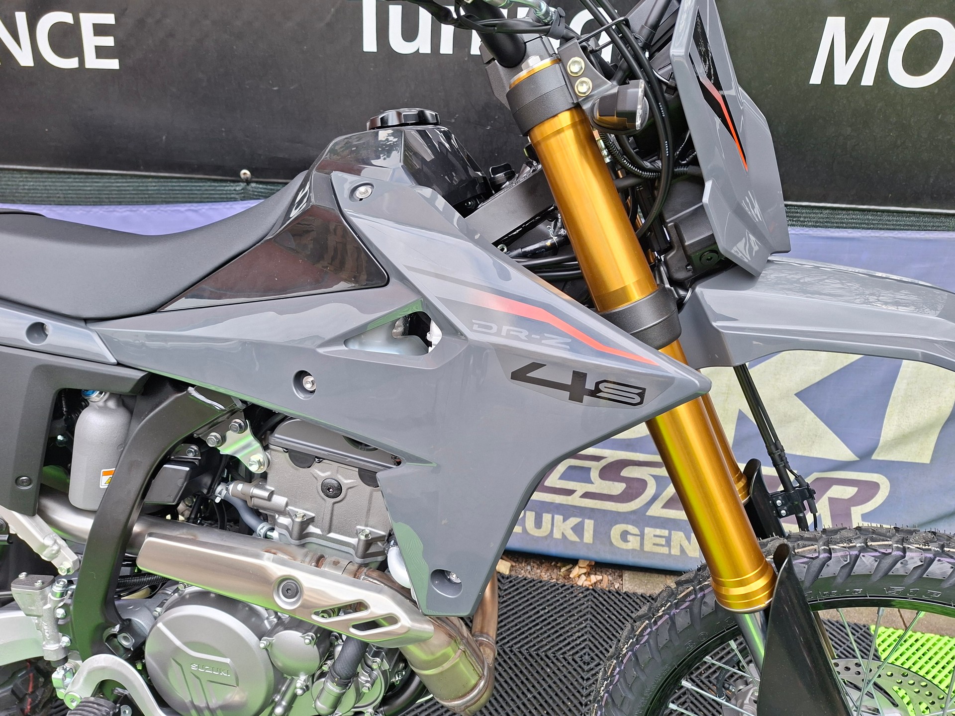 SUZUKI DRZ-4S-image-14