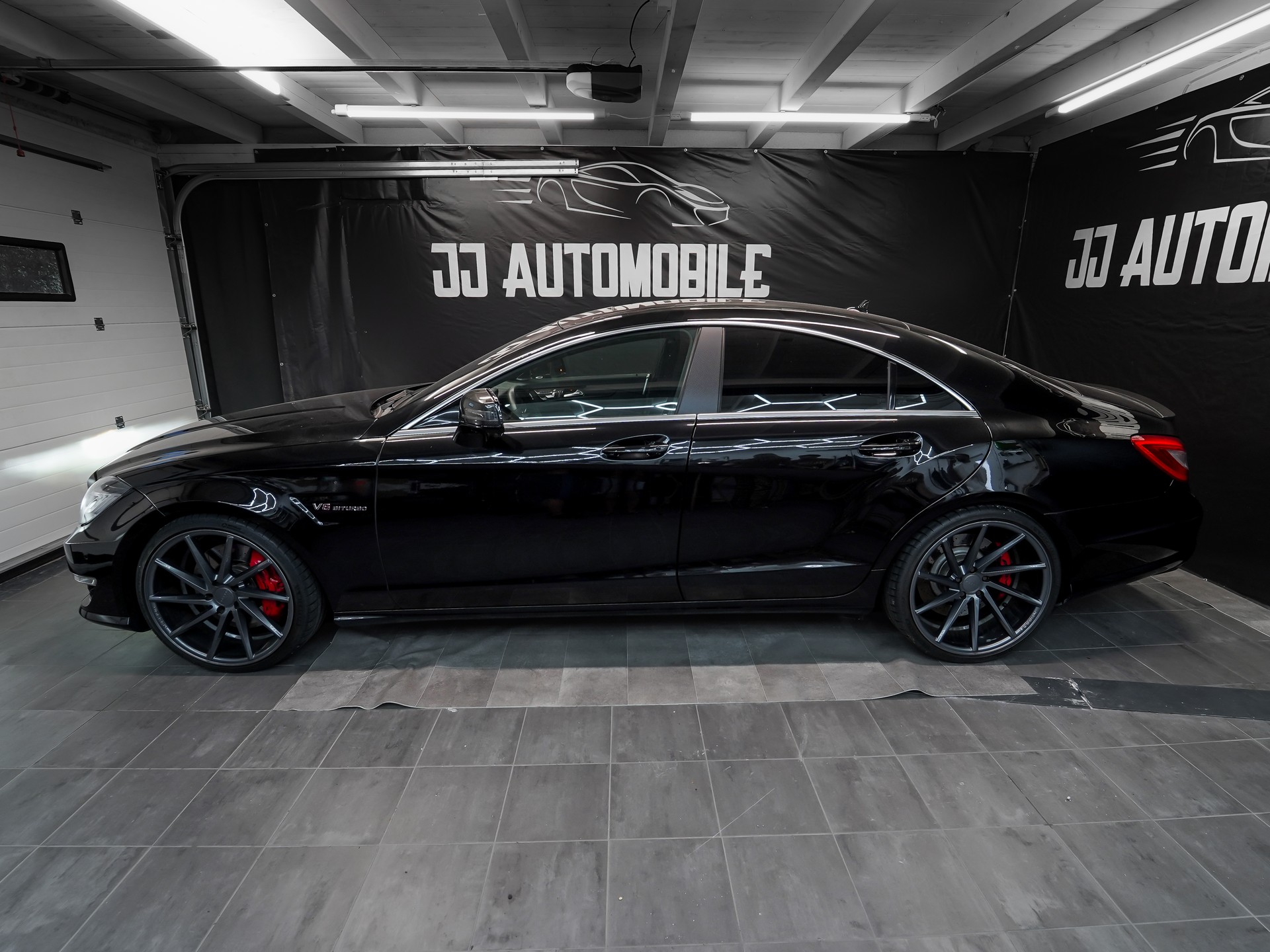 MERCEDES-BENZ CLS 63 AMG Speedshift MCT-showroom-element-3