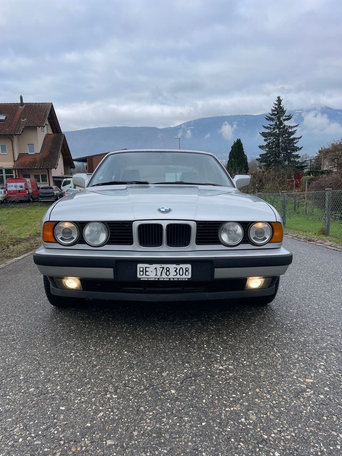 BMW 525i-image-7