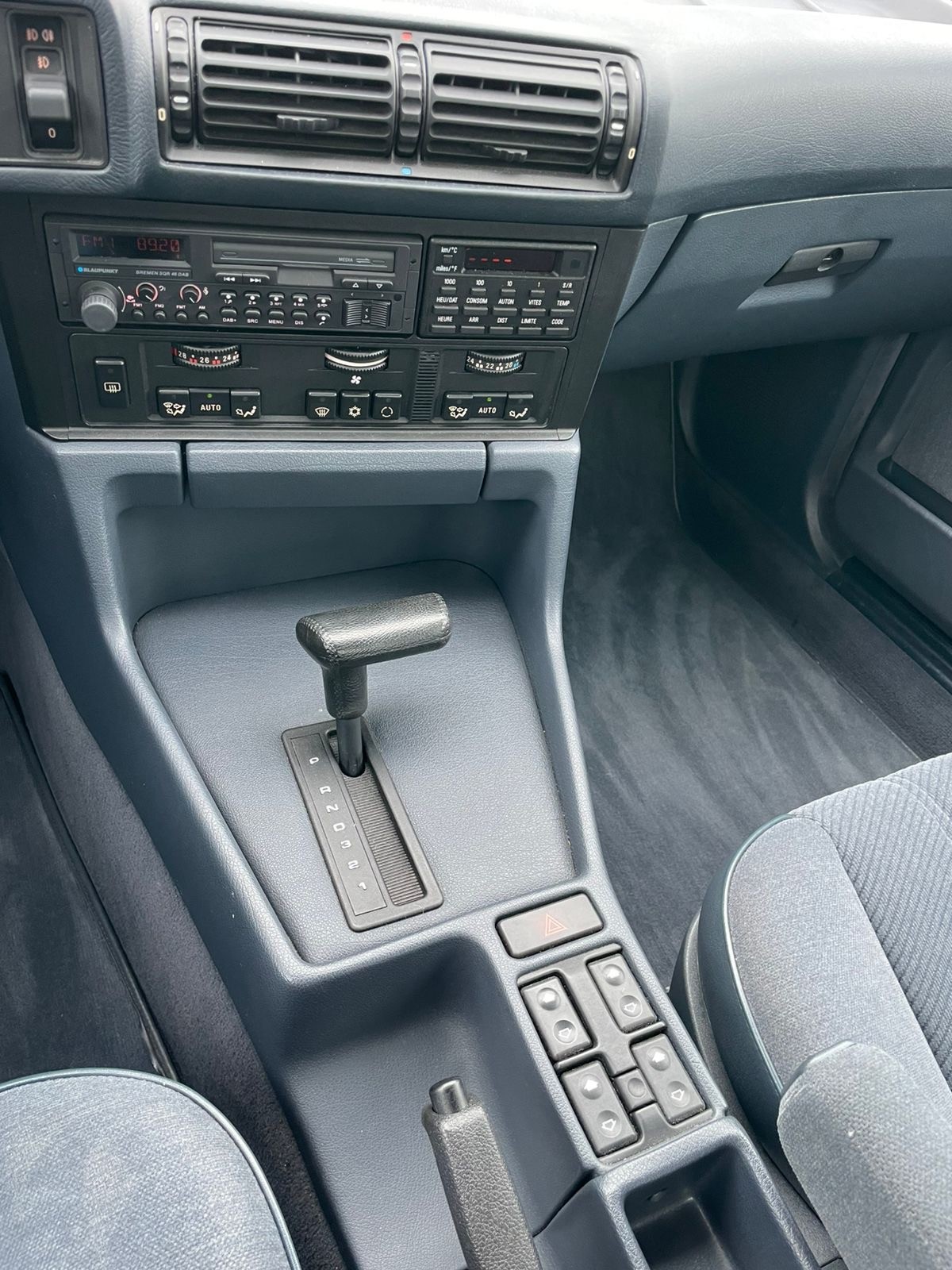 BMW 525i-image-13